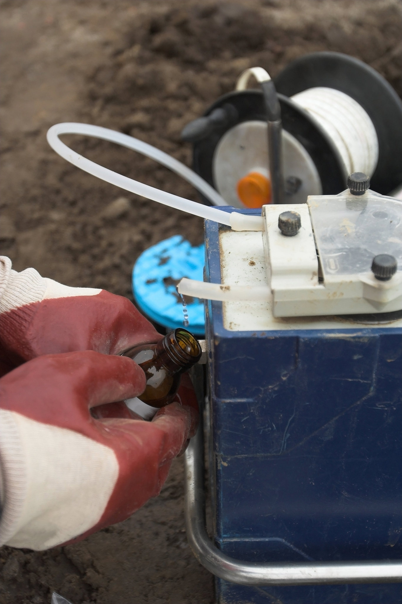 电冰箱修理工擅自拆卸启动器犯法吗？