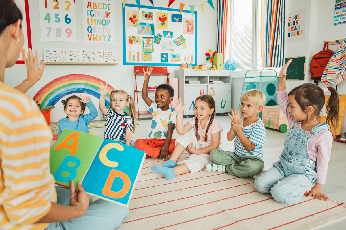 Kinderzimmer Wandtattoo: 5 Beschreibungen für einen Boho-Look mit Regenbogen, Sternen & Punkten