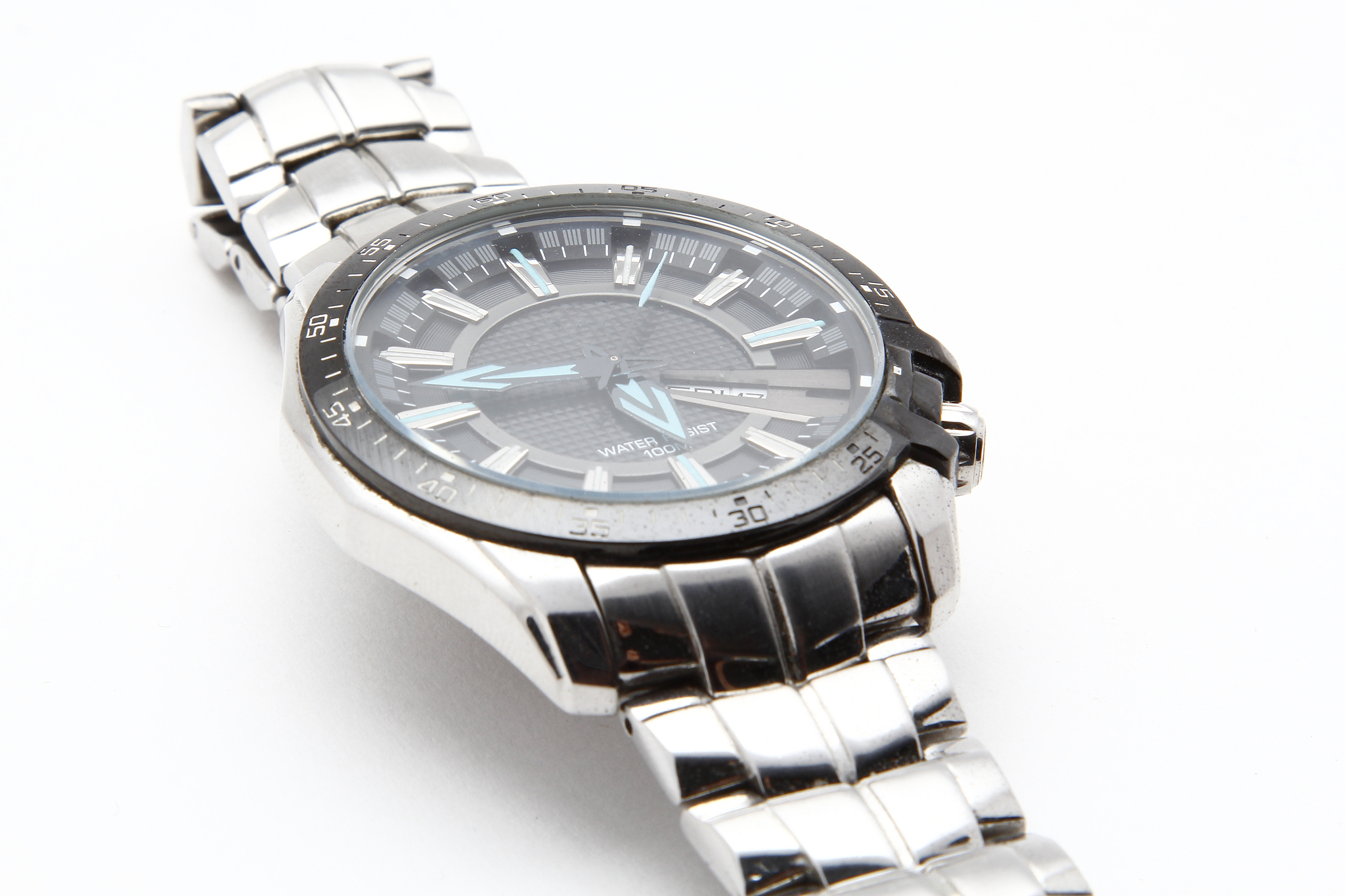 蜘蛛侠联名腕表：时尚与功能的完美结合