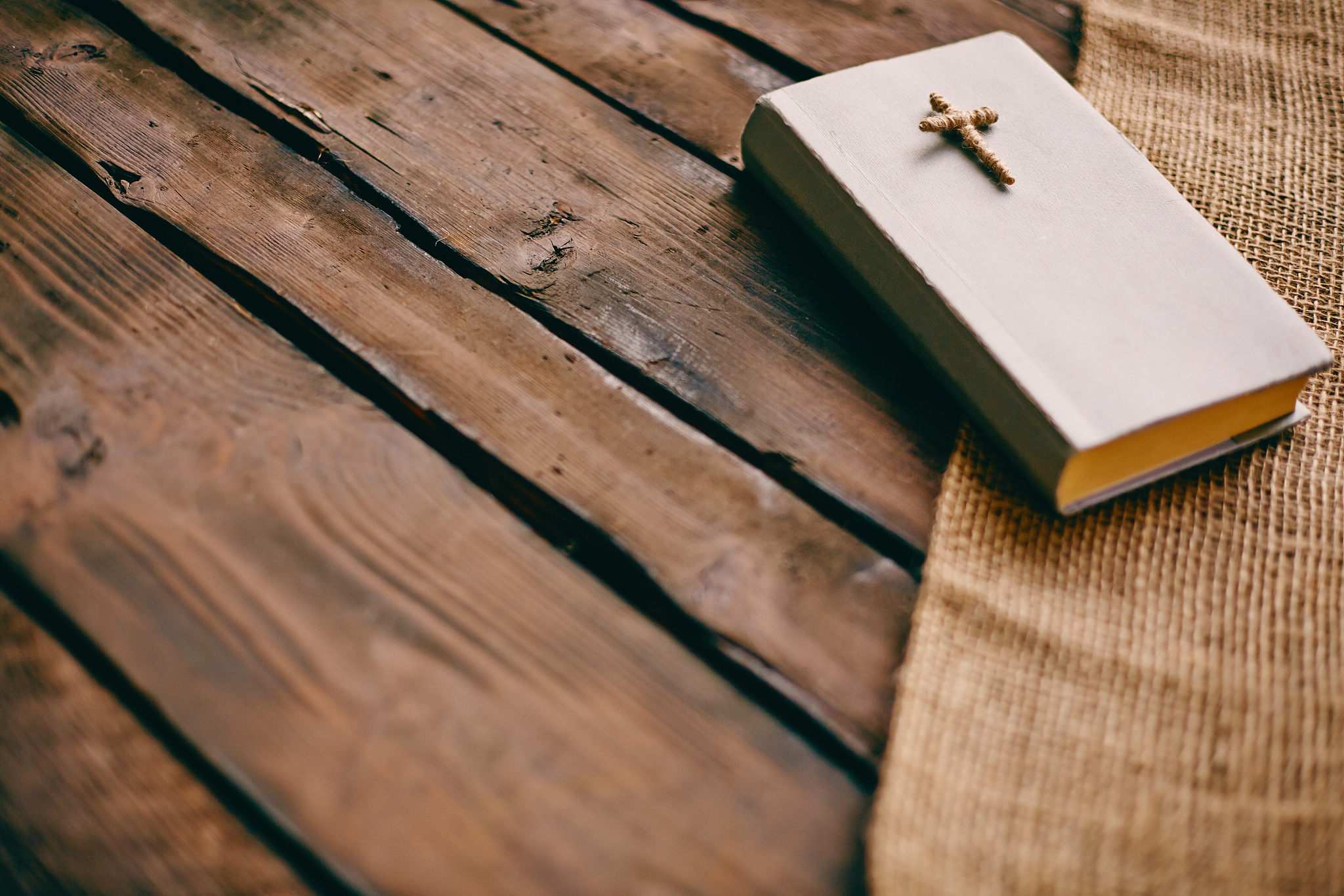 簡要描述浸信會如何理解合乎聖經、屬靈、簡單的崇拜