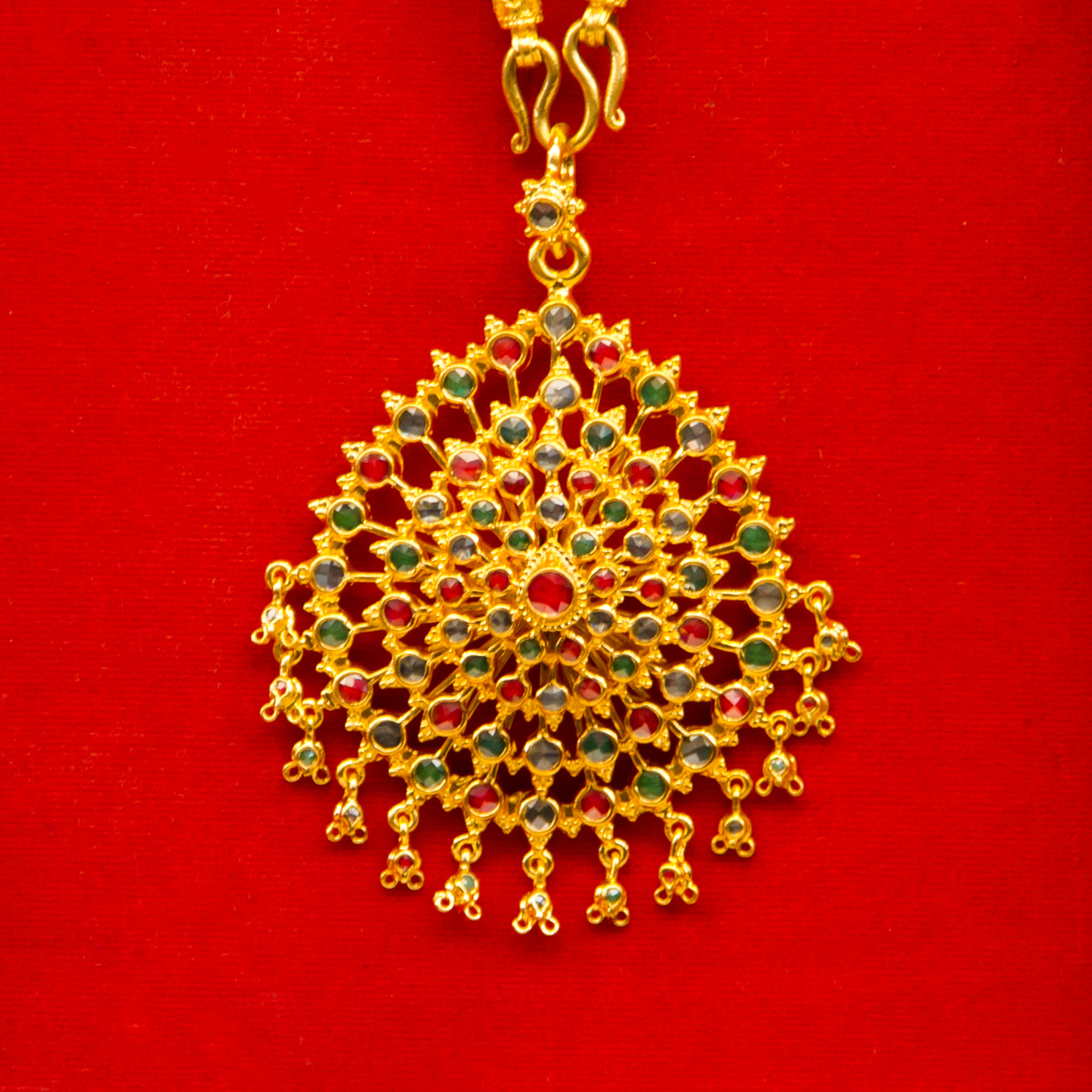 橙色宝石不锈钢挂坠，时尚点缀，闪耀光芒