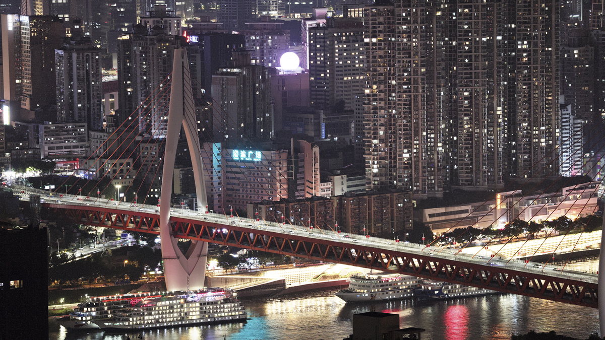 <strong>重庆</strong>夜景,灯火辉煌的红桥与现代摩天大楼