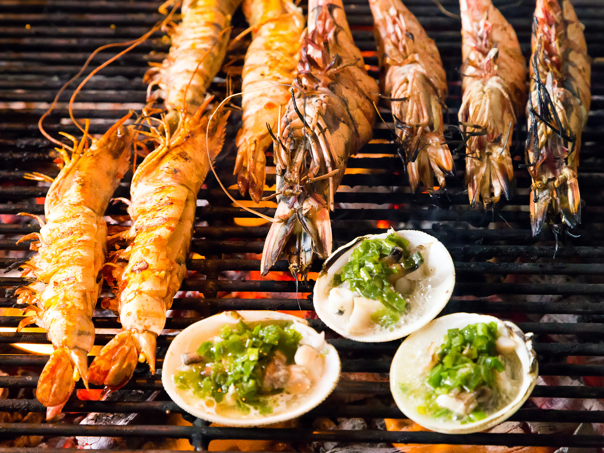 青岛夏季美食推荐：必尝海鲜、烤鱼、焗饭等