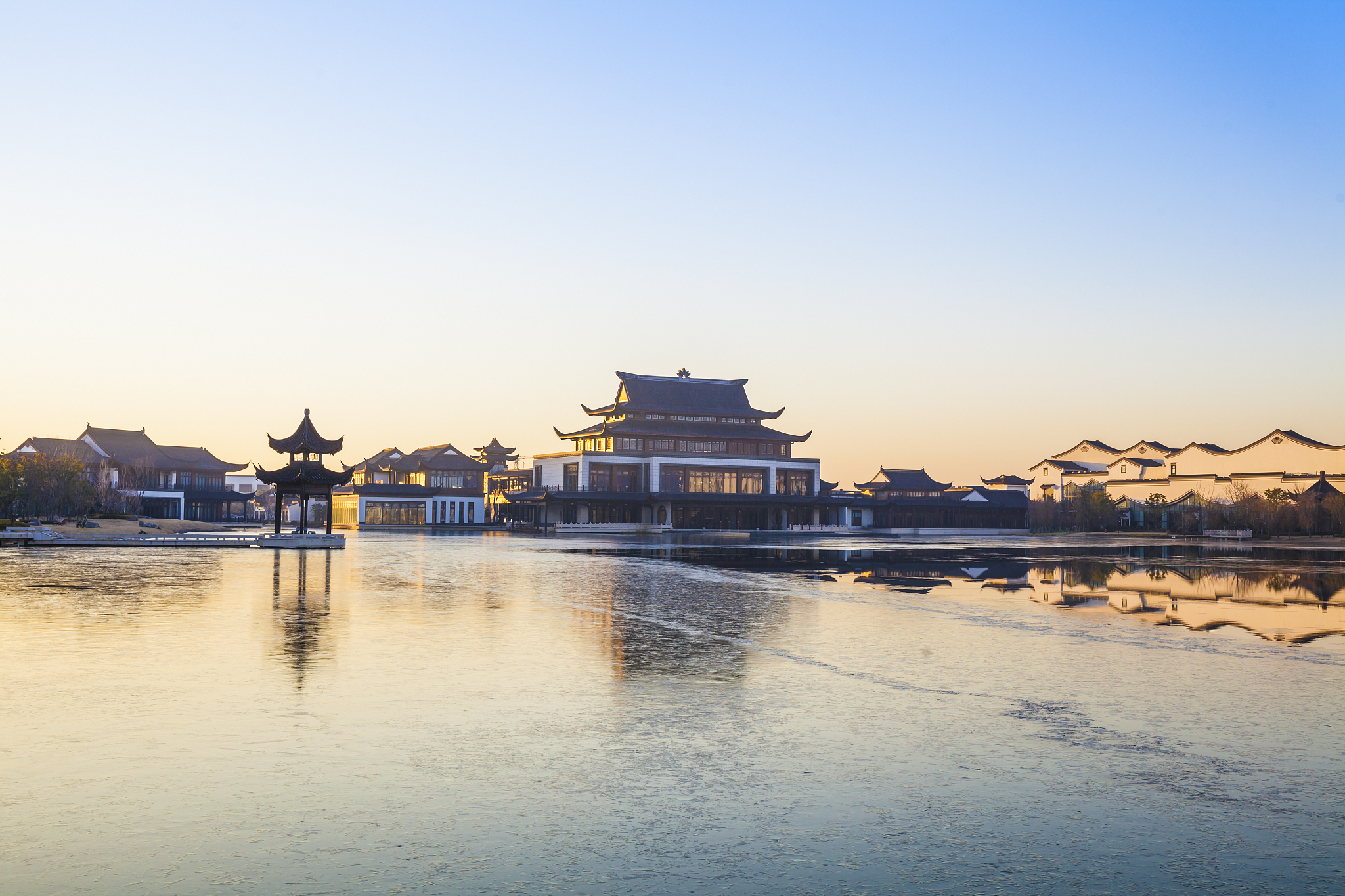 太湖与古镇美景