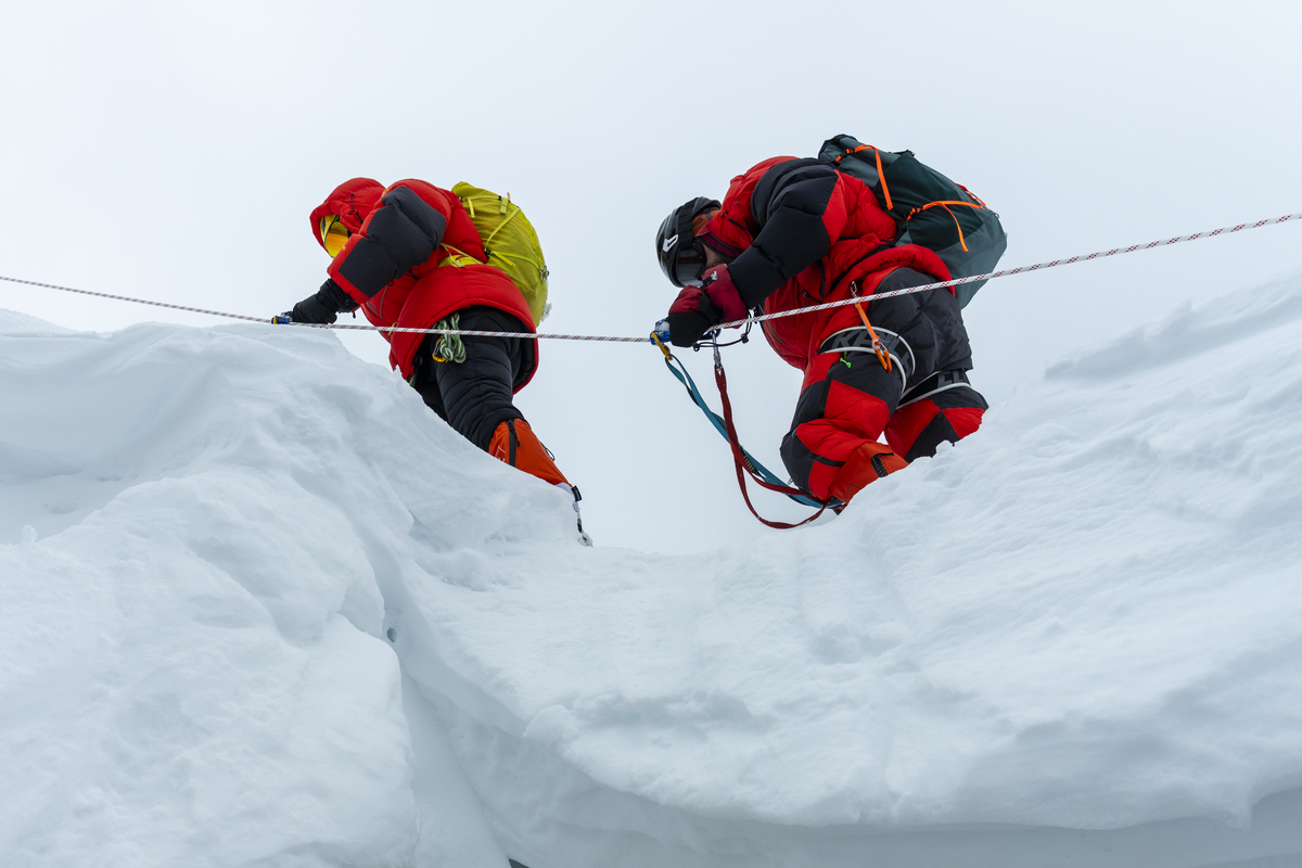同一天登顶！我和他的探险故事