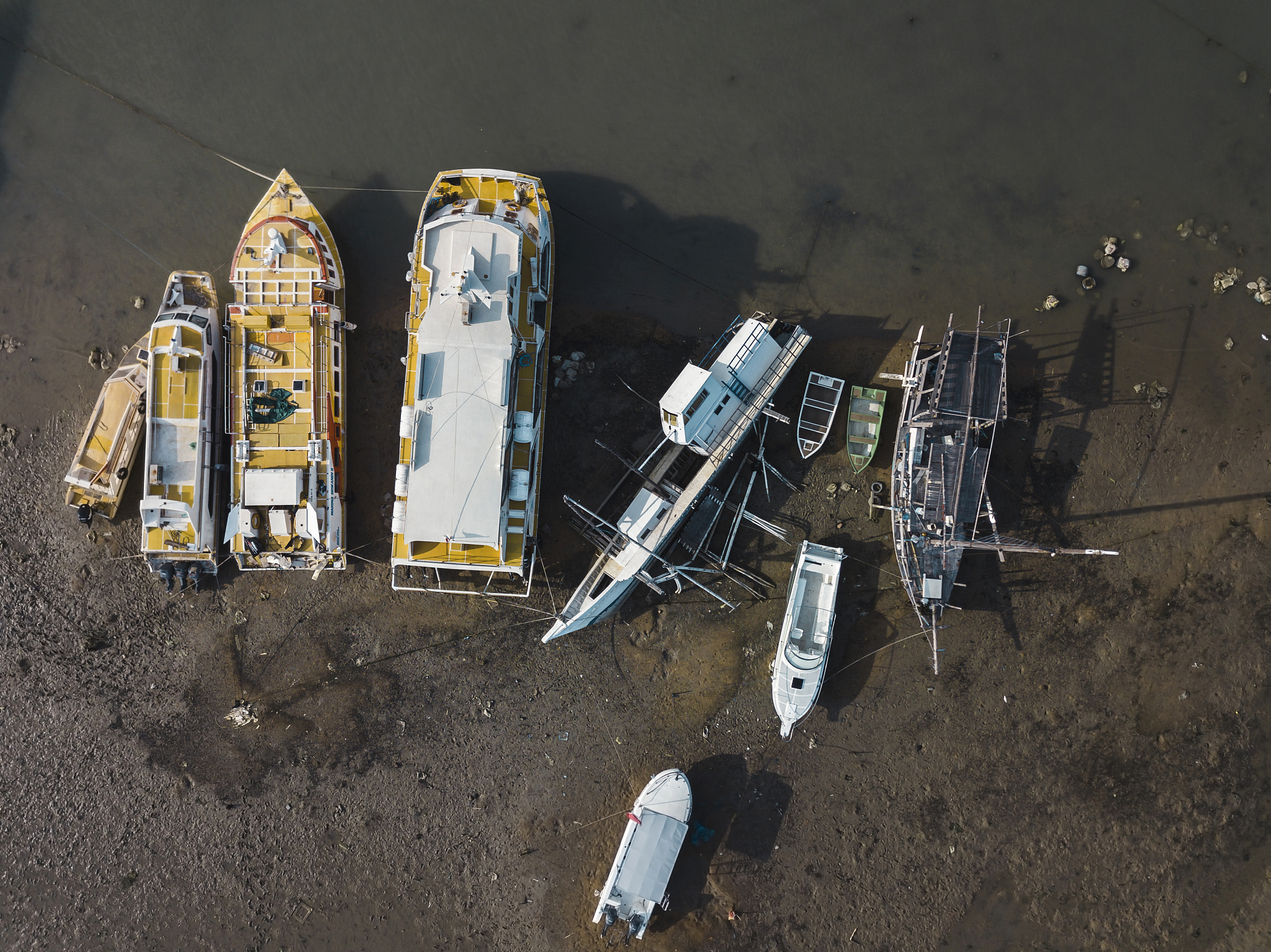 aerial view of boats