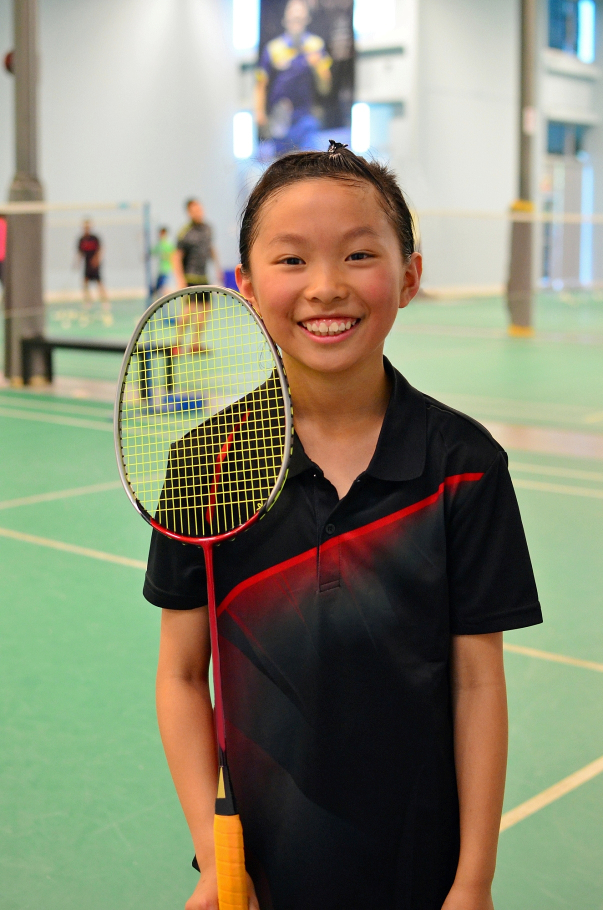 8-10岁的青少年的羽毛球拍拉多少磅的拉线最适合？