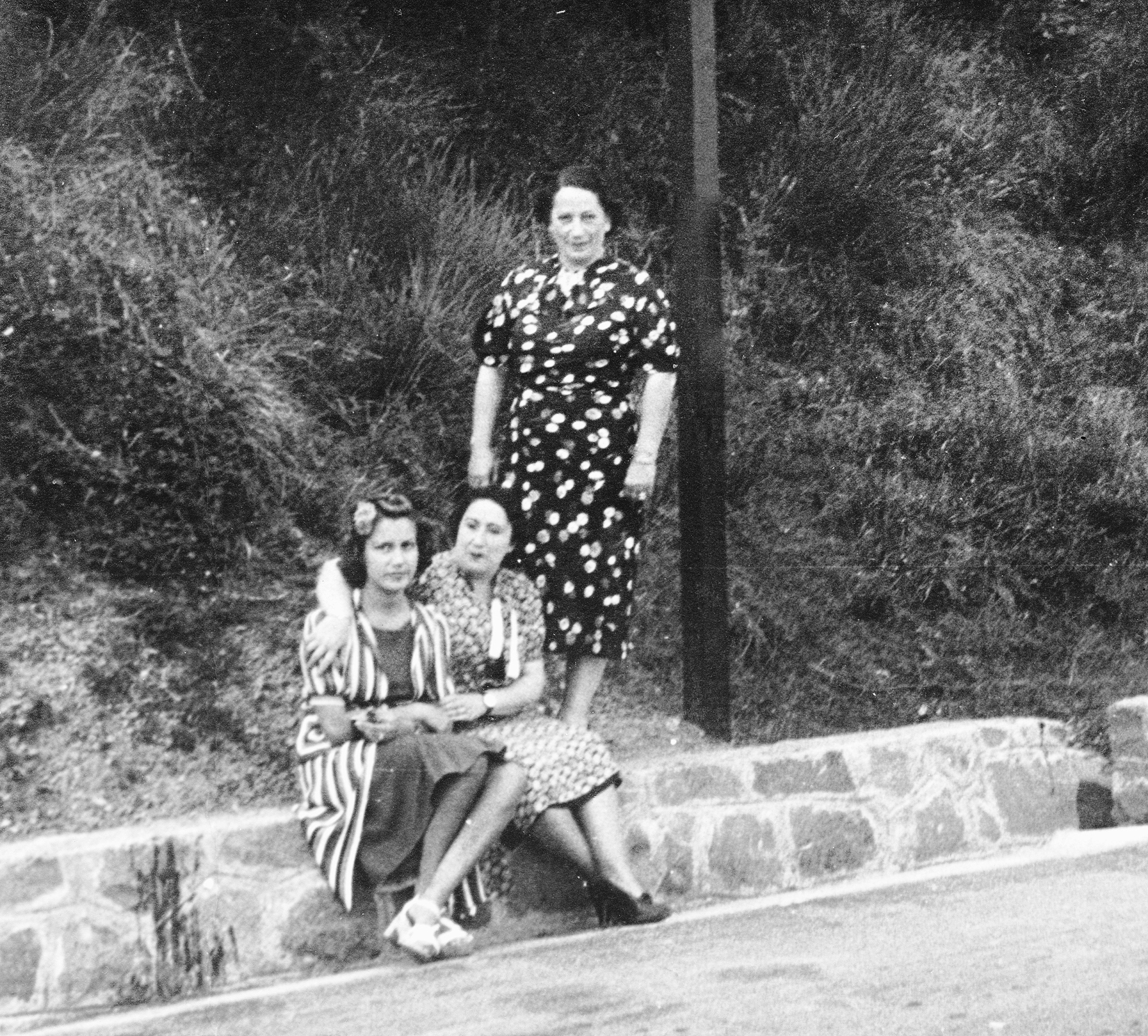 民国时代更衣记:女性时尚与社会变迁的缩影 民国时代更衣记:女性时尚与社会变迁的缩影