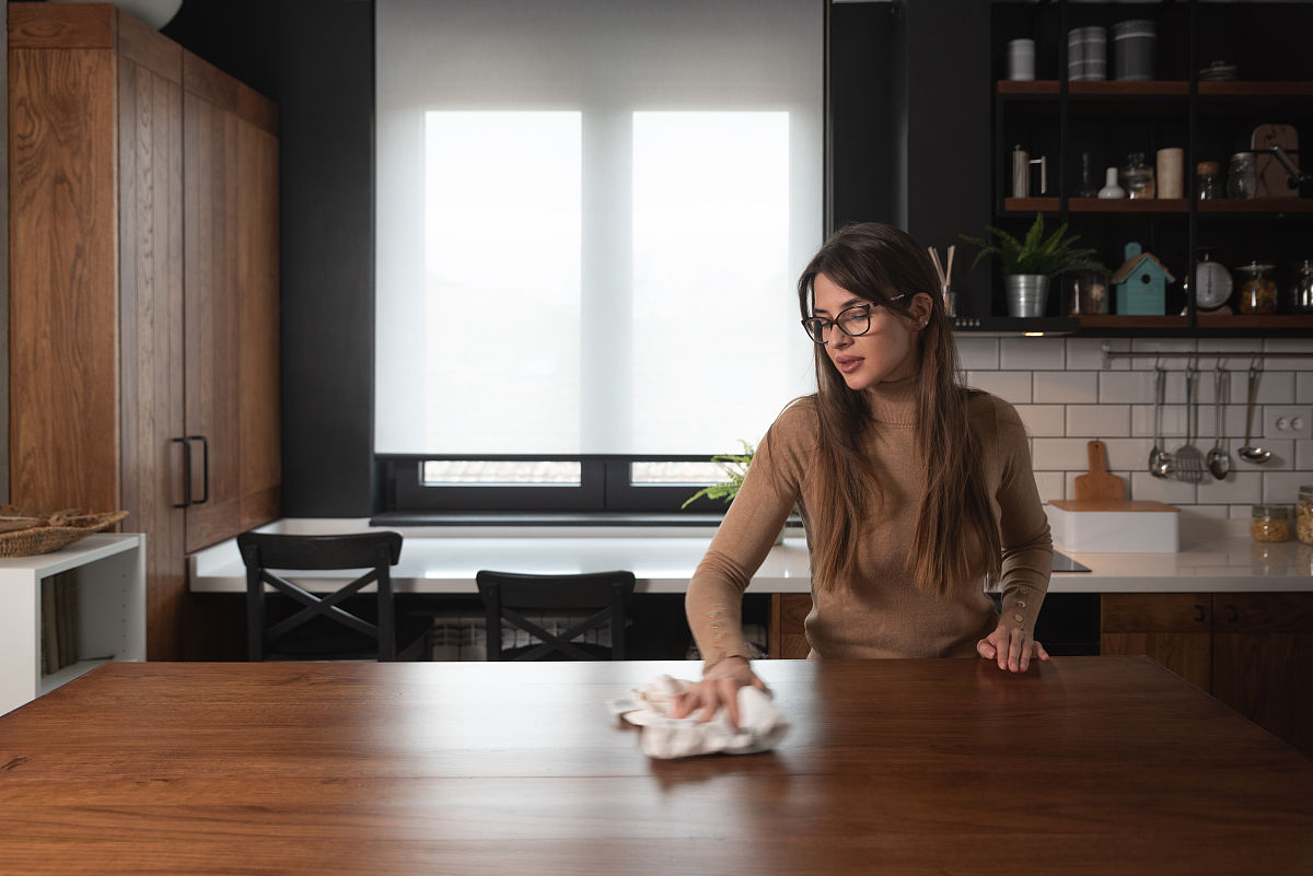 以难过的背后故事：探索人们背后隐藏的痛苦为题写一篇1100文章