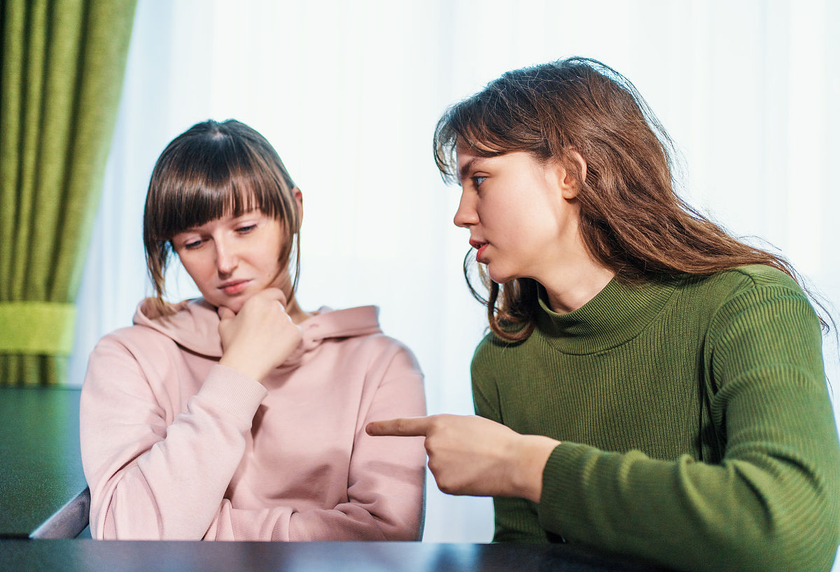 姐姐生气了怎么办？如何化解姐妹矛盾