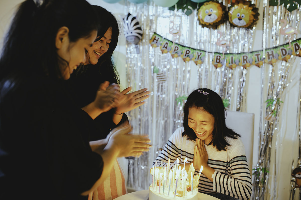 经典敬酒词：表达感谢与祝福，助你宴会圆满成功