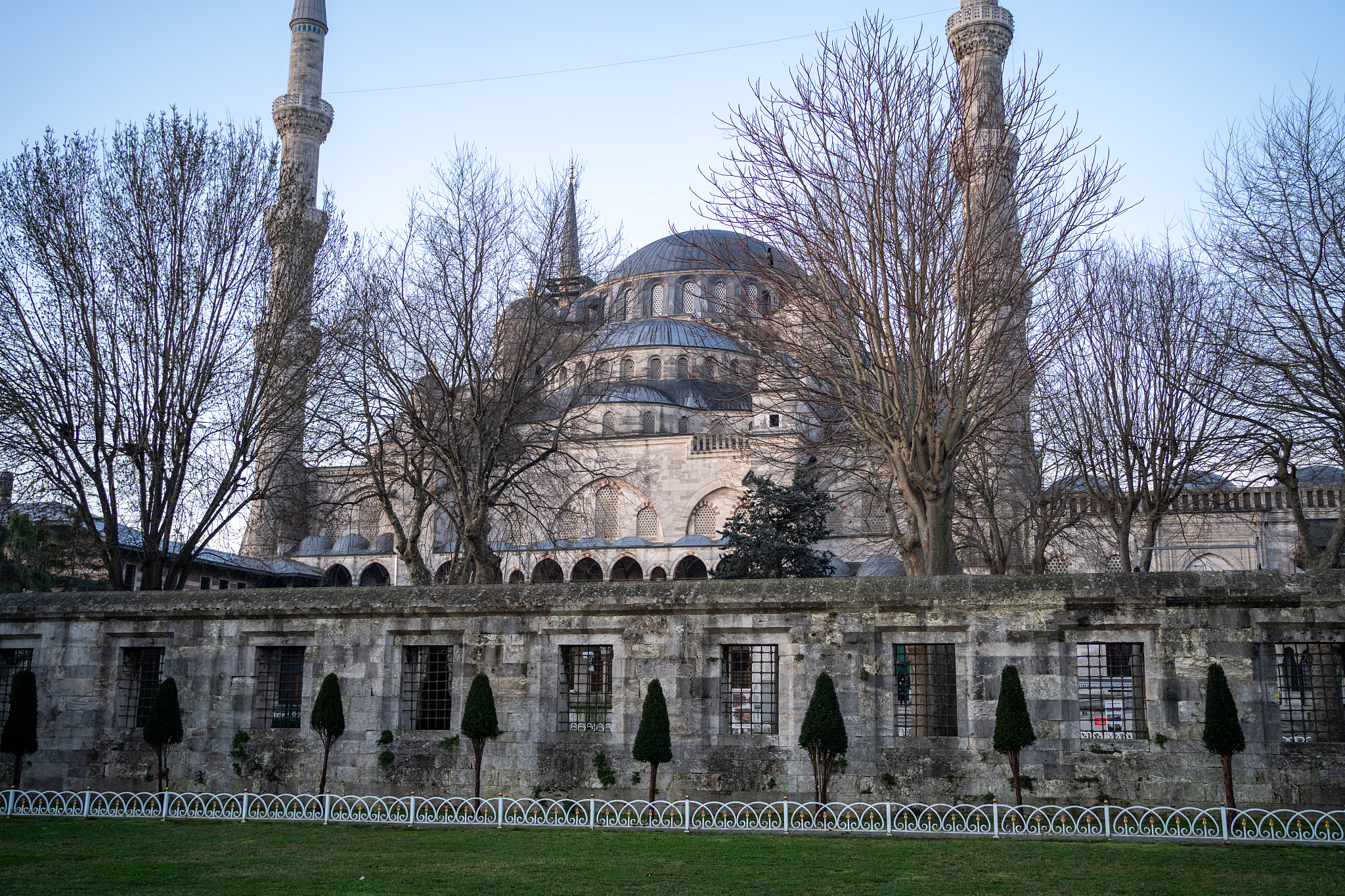 blue mosque of istanbul at sunrise