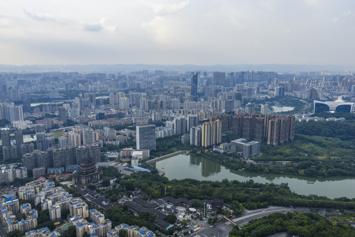 重庆两江新区挂牌了!这可是中西部第一个"转正"的国家级新区,352万人