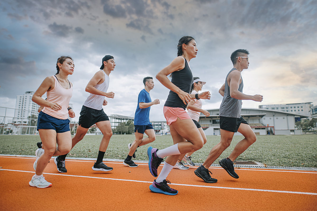 奔跑的真谛：坚持、自信、健康 | 小学作文