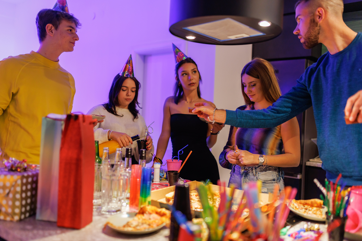 夏天为什么适合举行派对