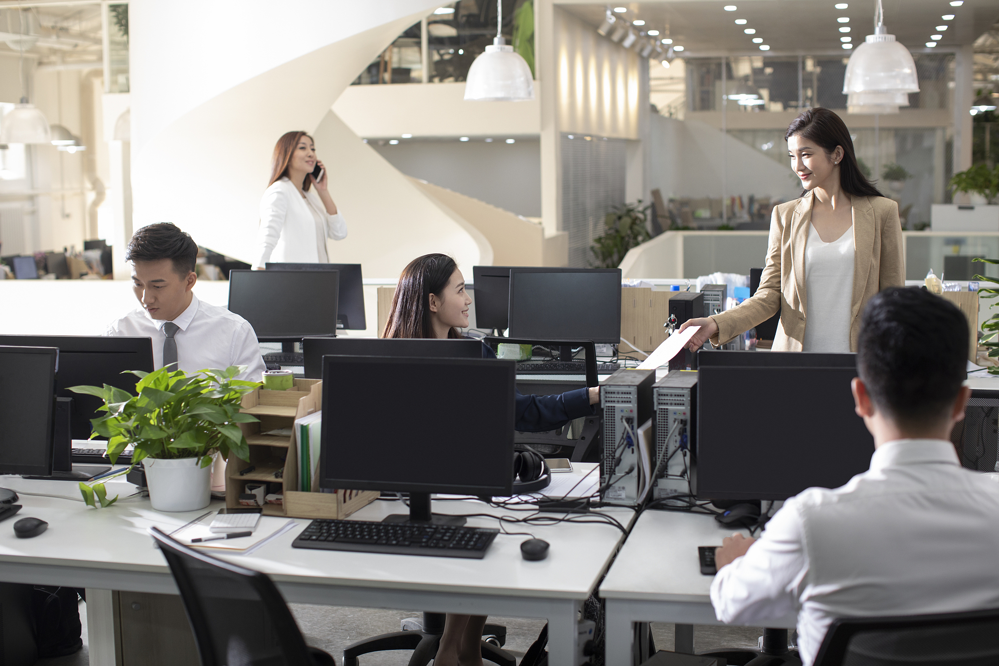 写一份办公室自荐材料