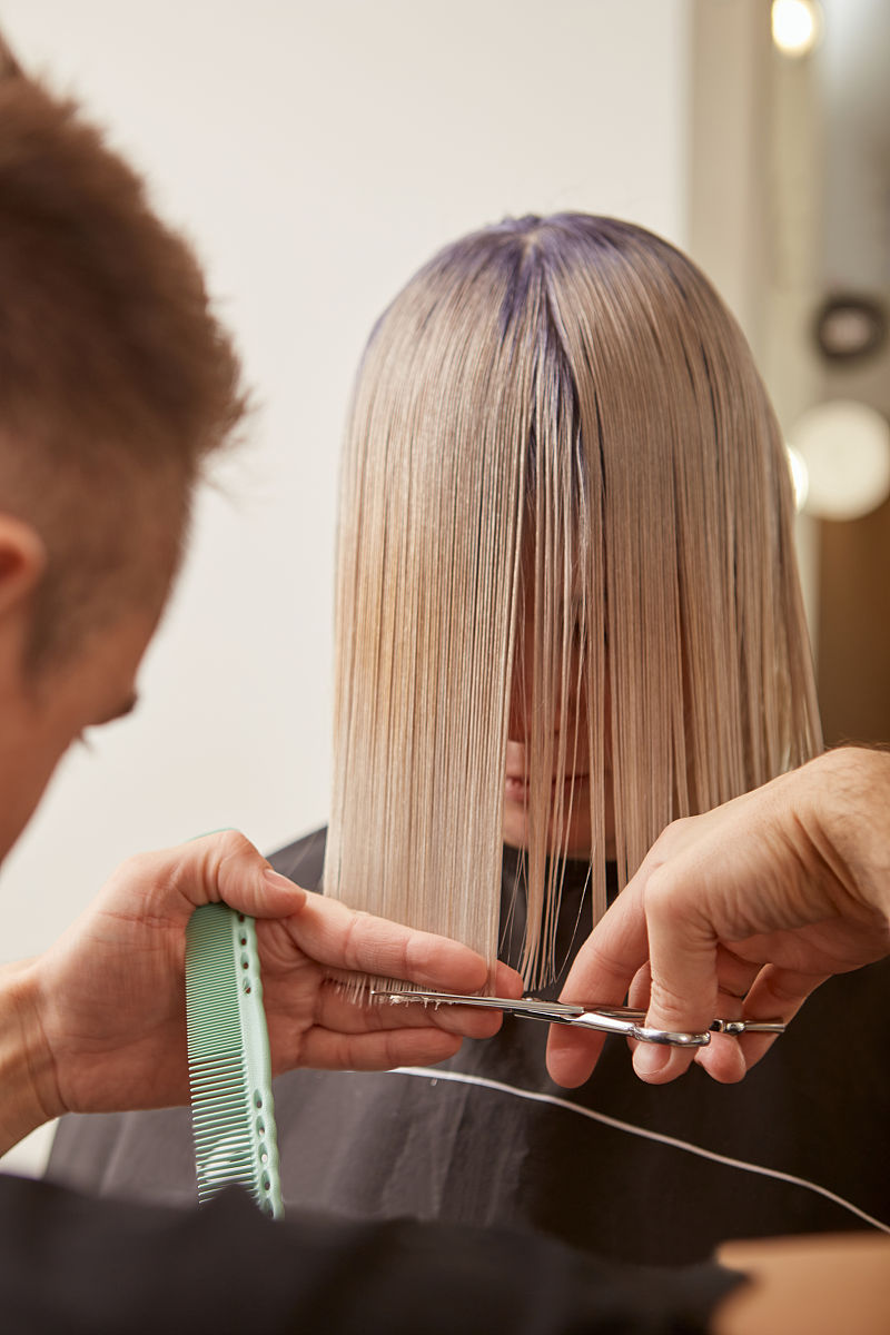 重庆市渝中职业教育中心美容美发专业：好学吗？课程设置解析