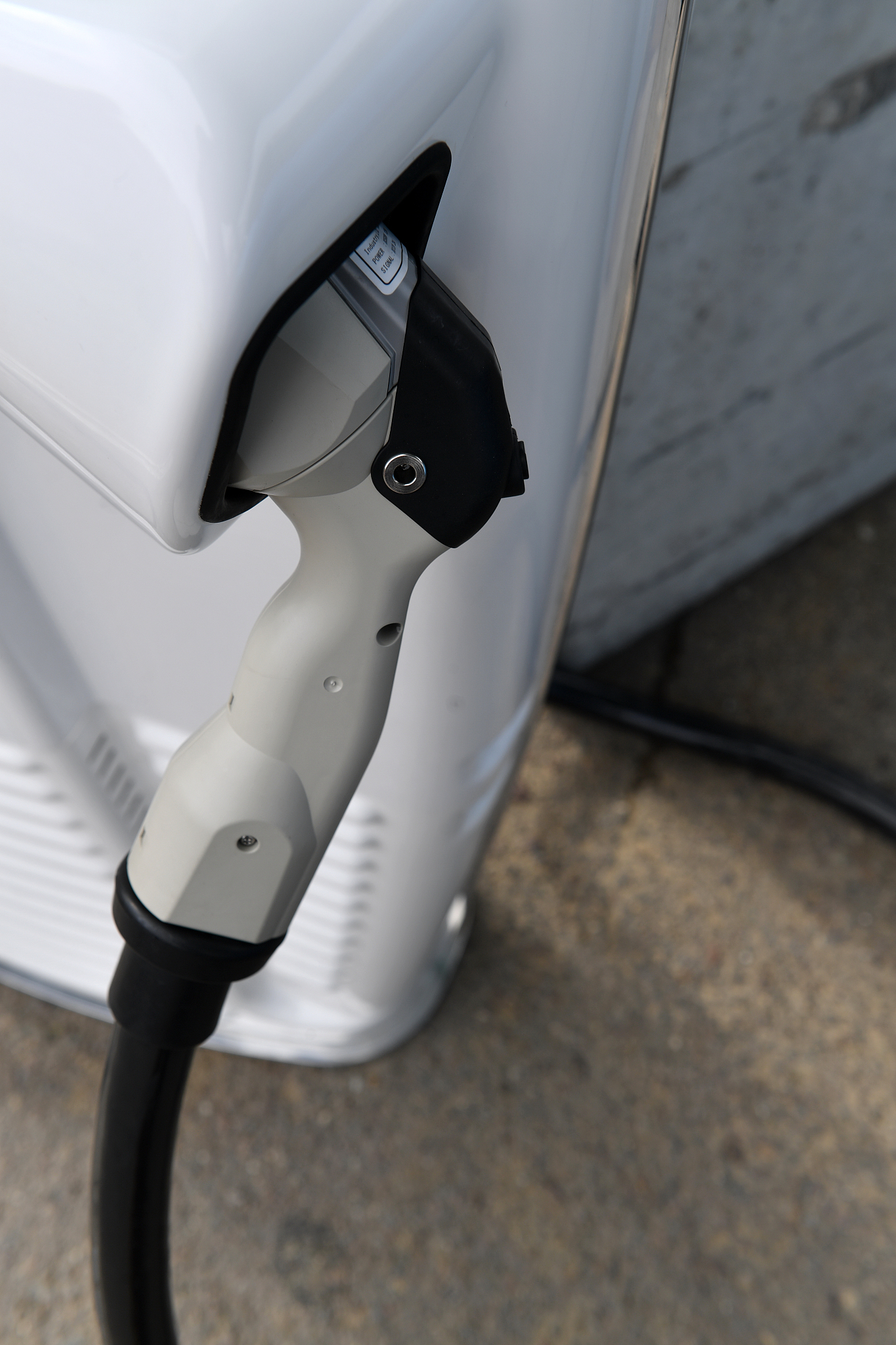 雷克萨斯460gx 后排电源使用指南 - 为您的电子设备充电