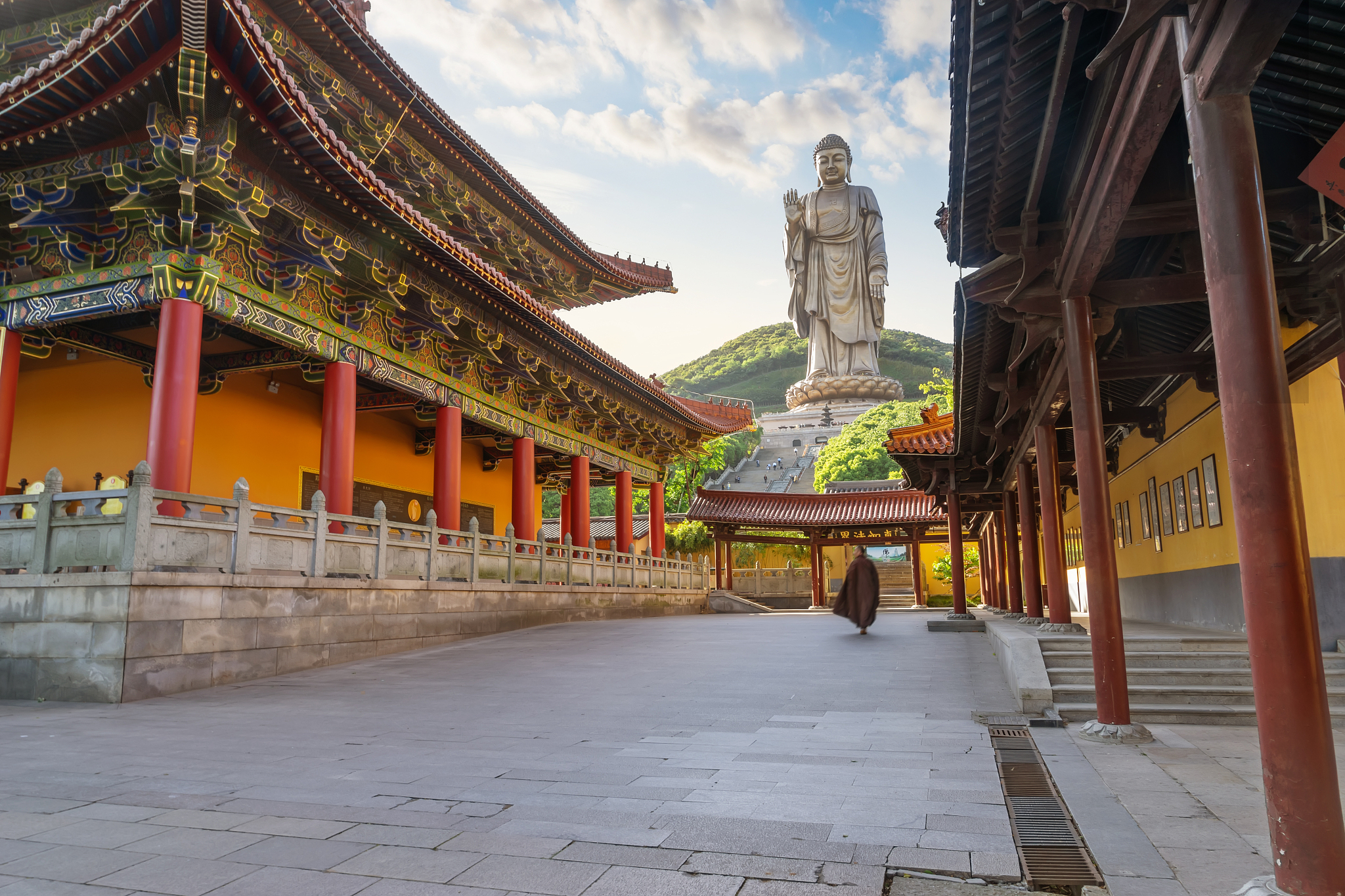 广州大佛寺帮我用200字详细描述