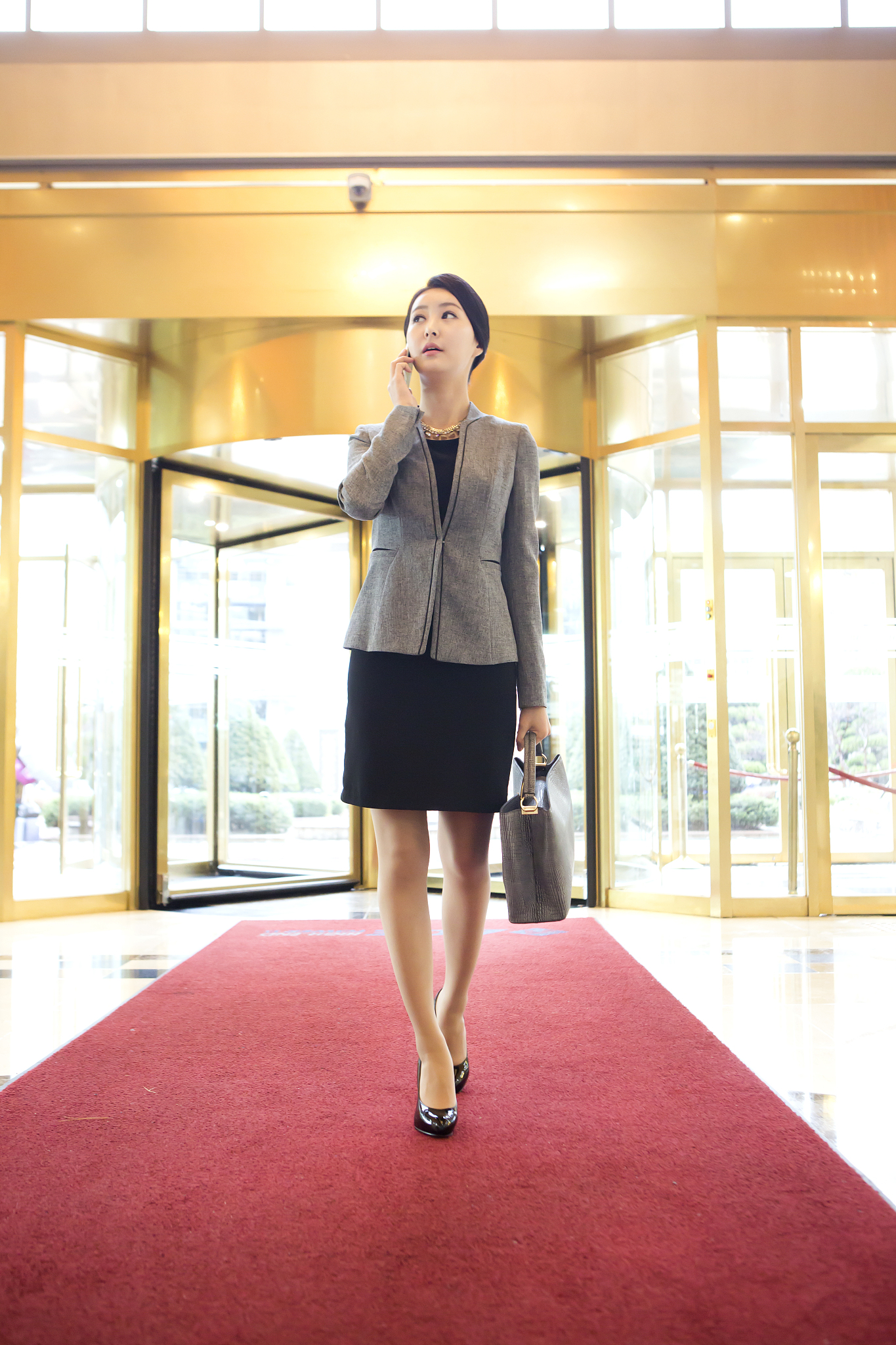 10条30字形体礼仪文案，展现优雅自信