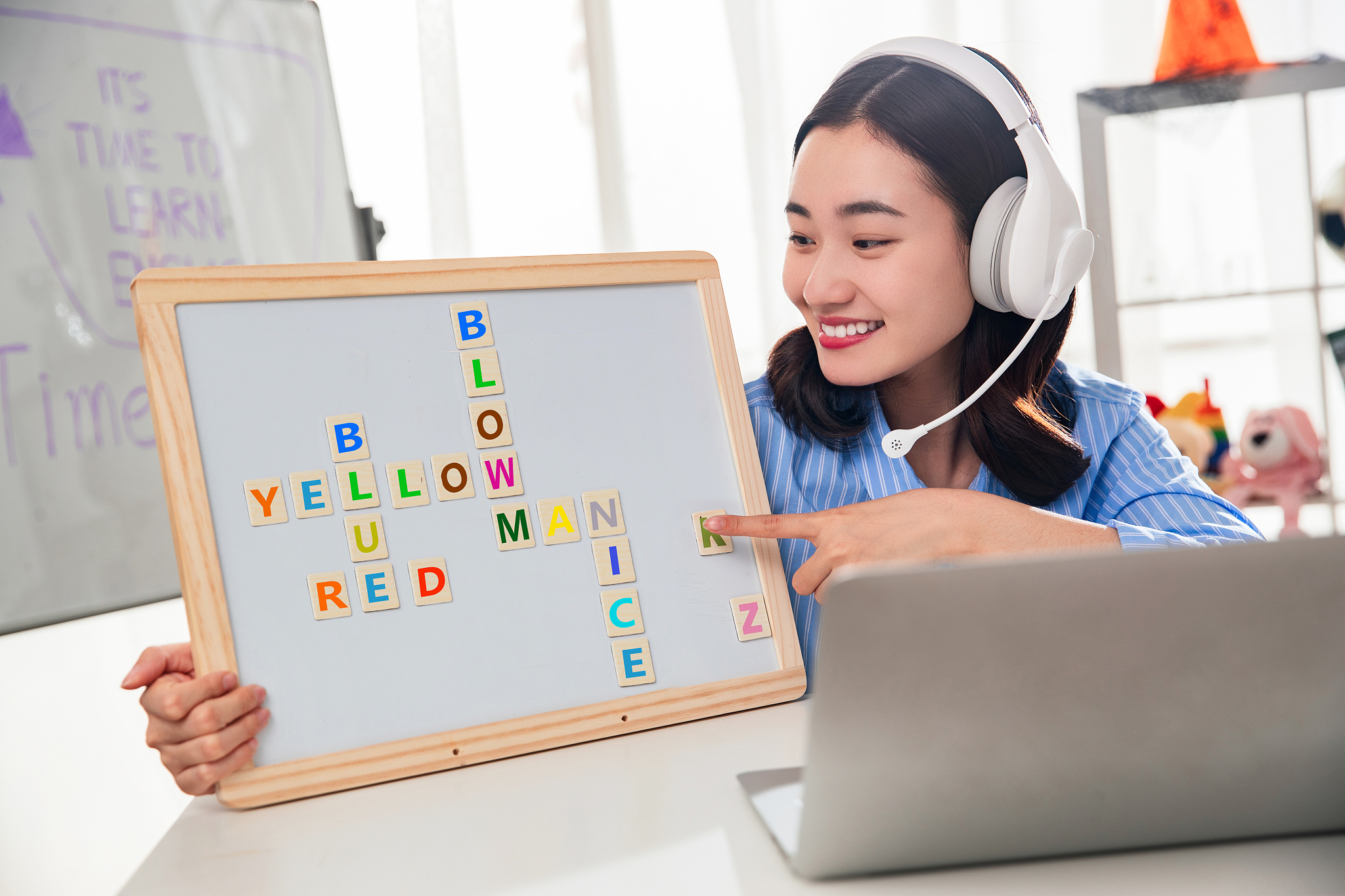 如何上网学英语