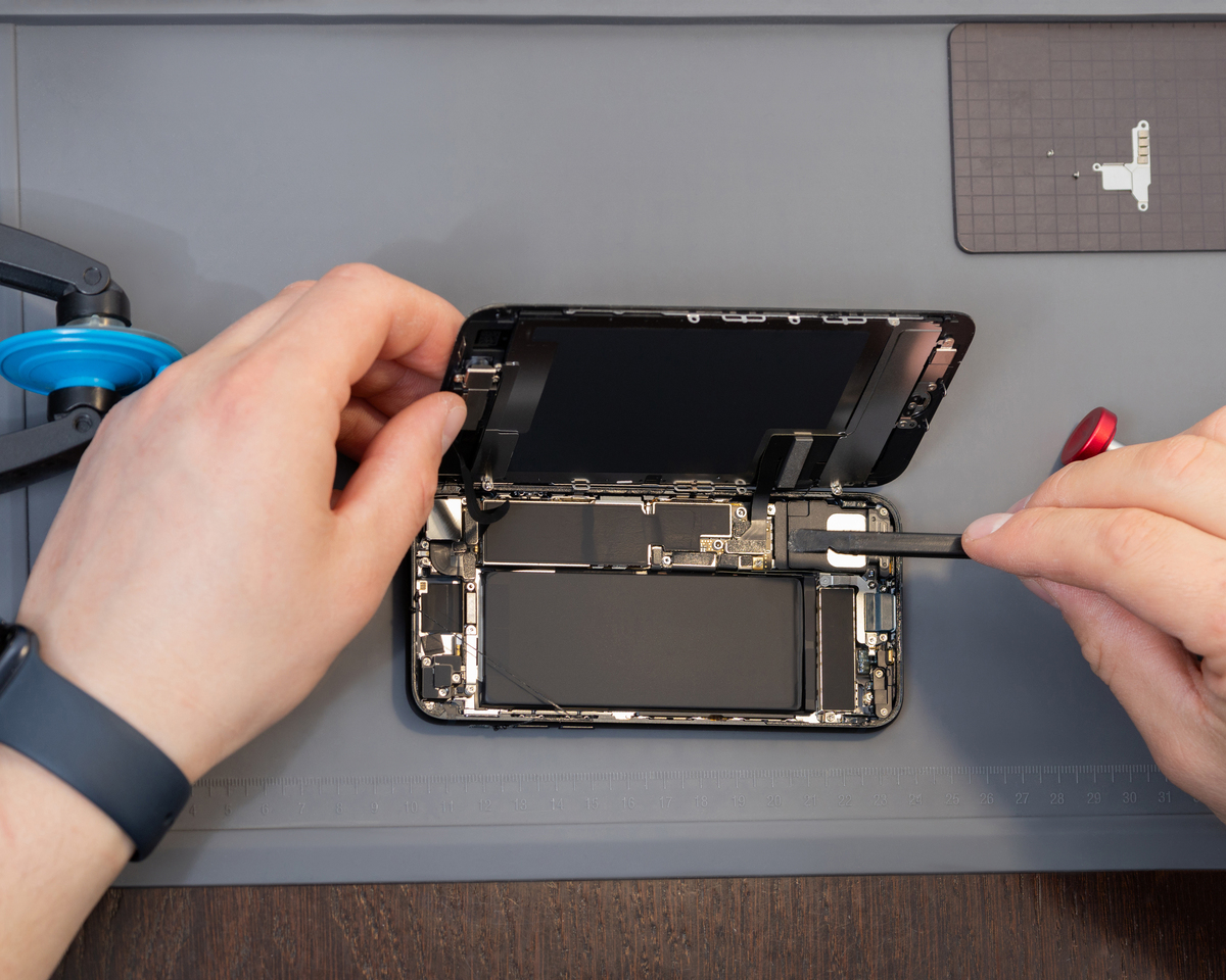 手机拆解步骤指南：如何安全拆卸手机？