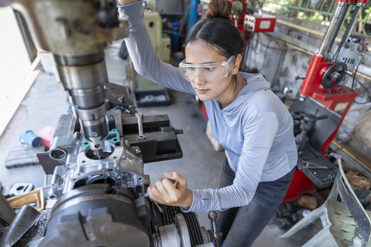 成都汽车职业技术学校机械加工技术专业