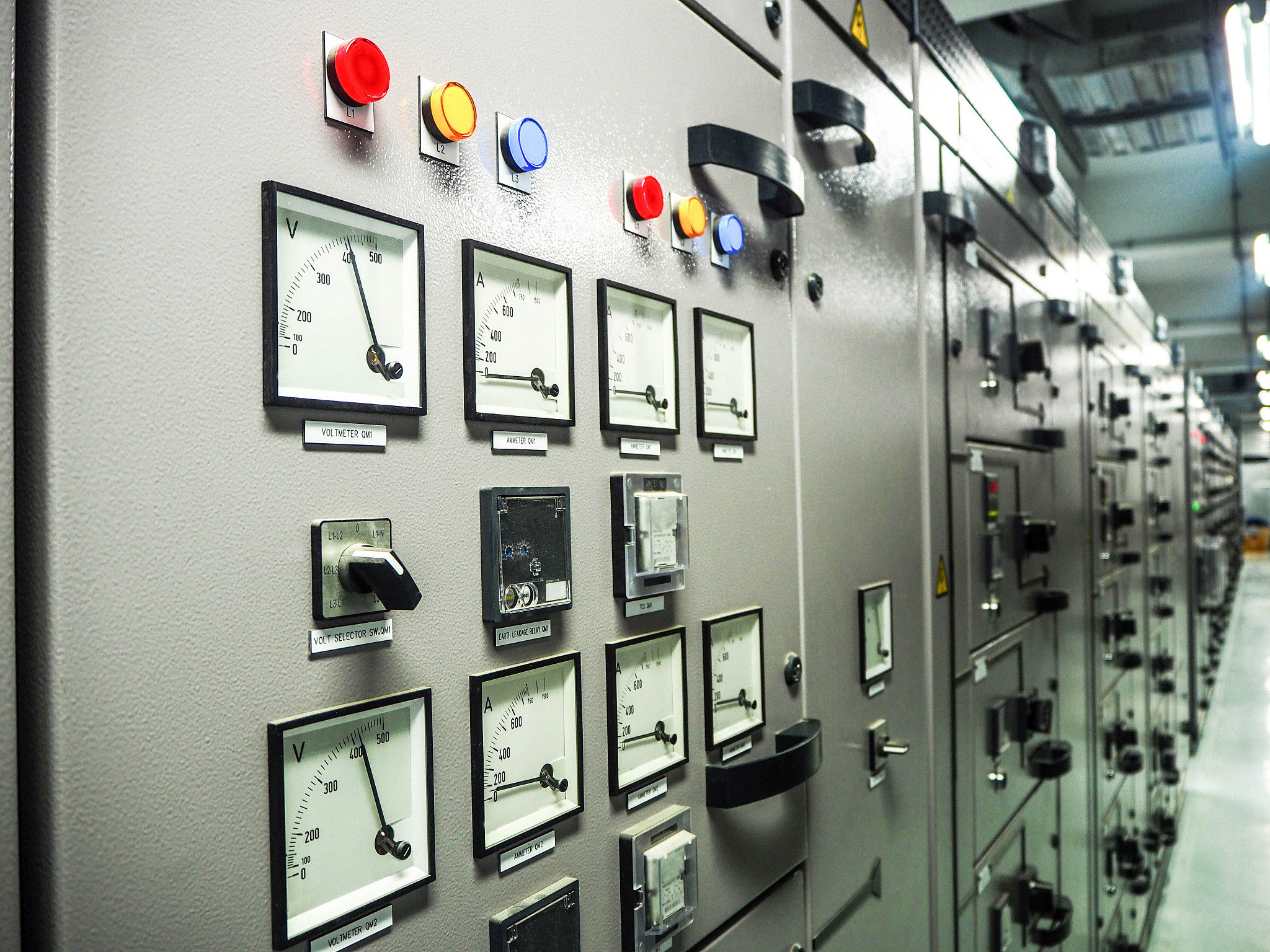 PLC技术在大唐企业电气自动化控制中的应用研究