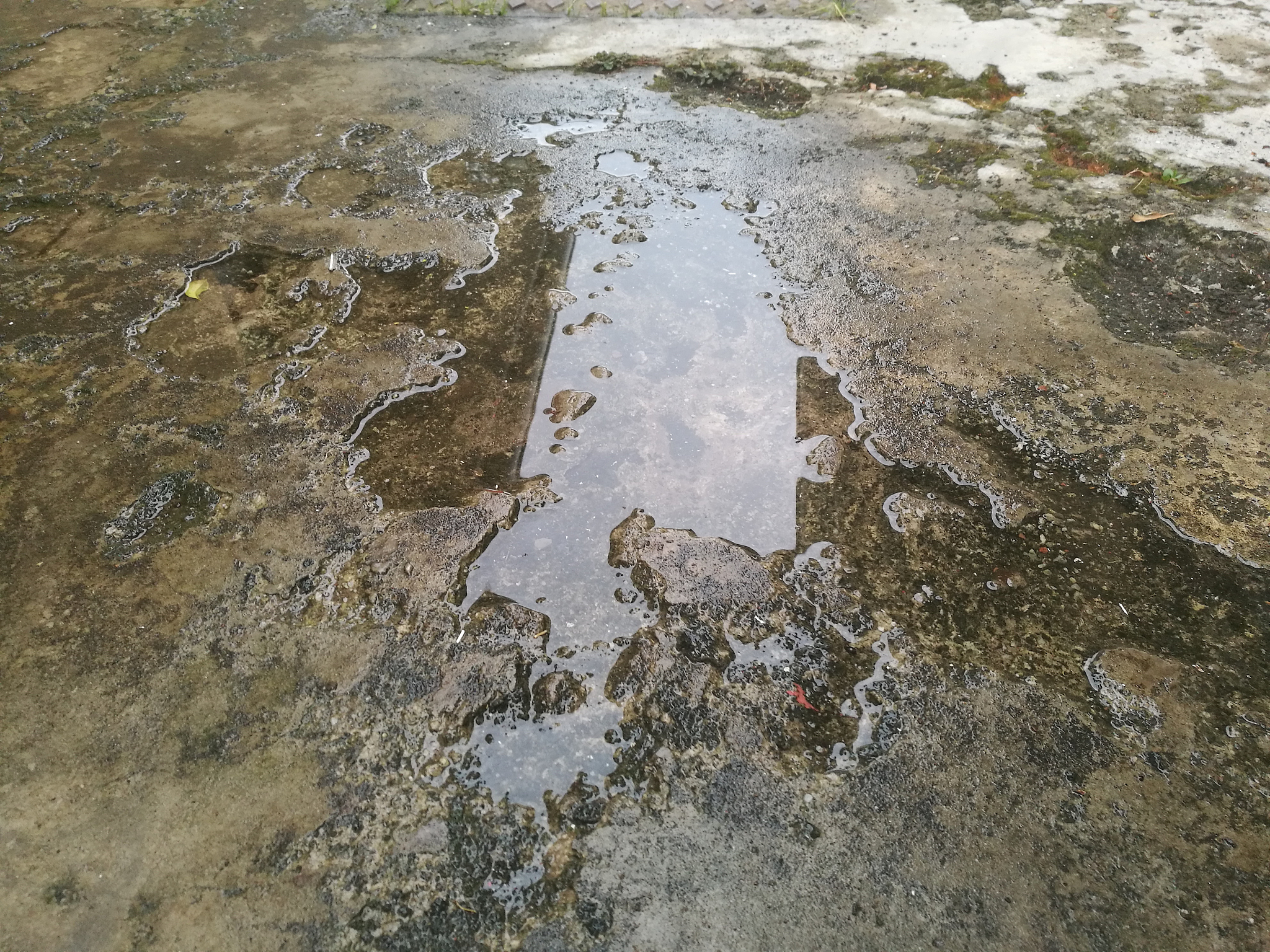 渣场污染地下水处理技术研究与优化：化学沉淀、UV光芬顿和电氧化组合工艺