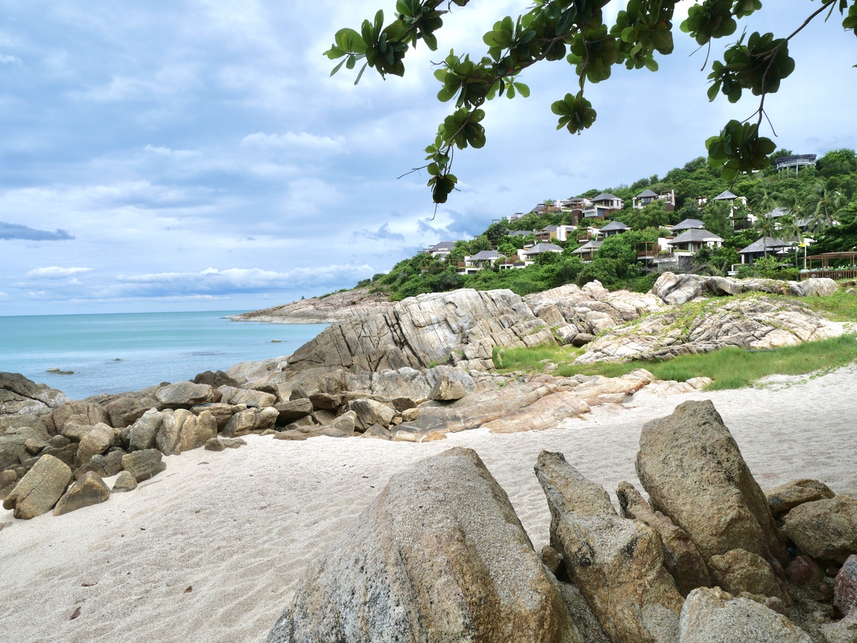 以西涌海滩有哪些绝美的风景？为题写一篇1200字文章重新编写标题