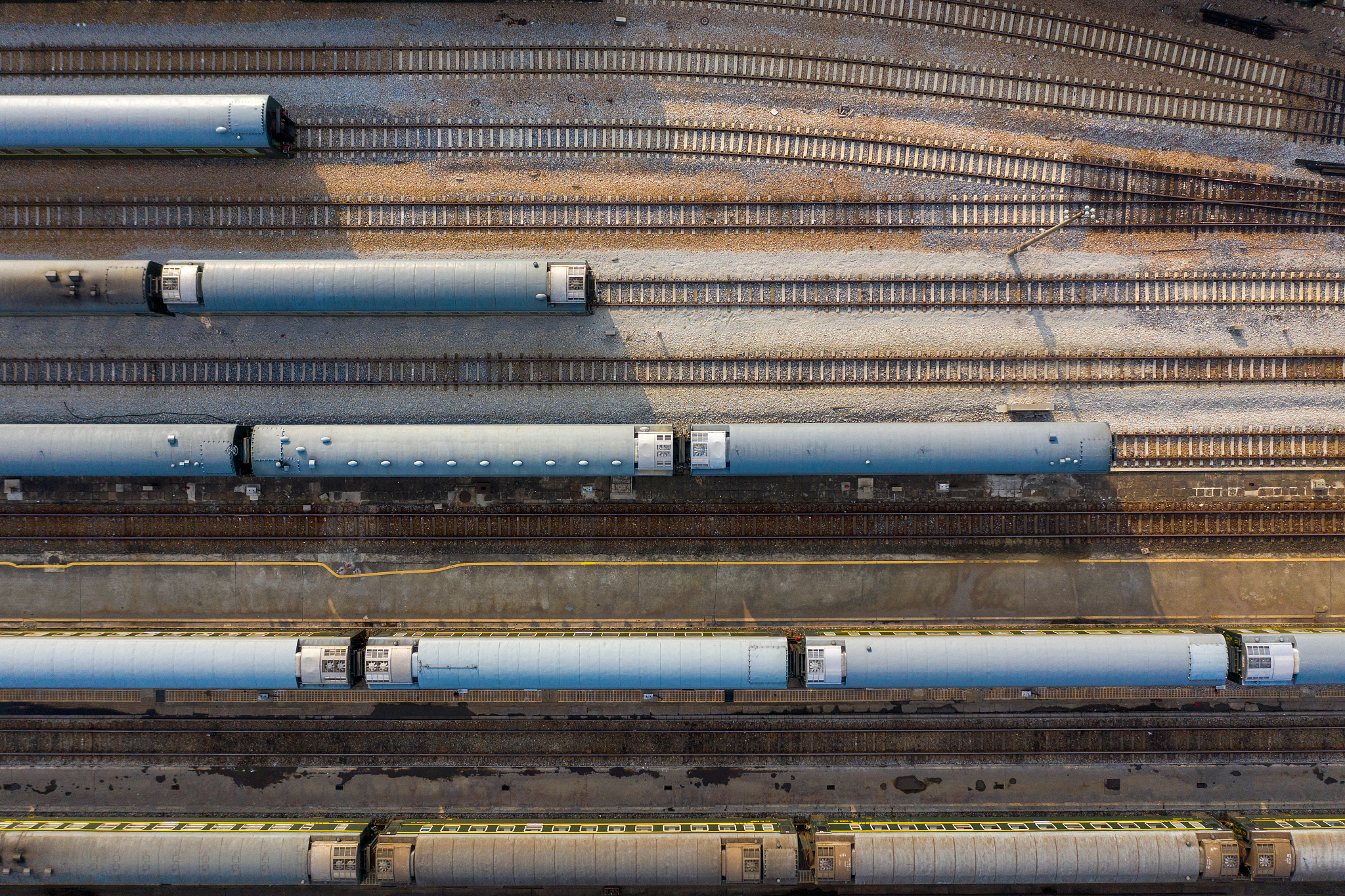 翻译：How does the high-speed train speed change the effect of different blow port