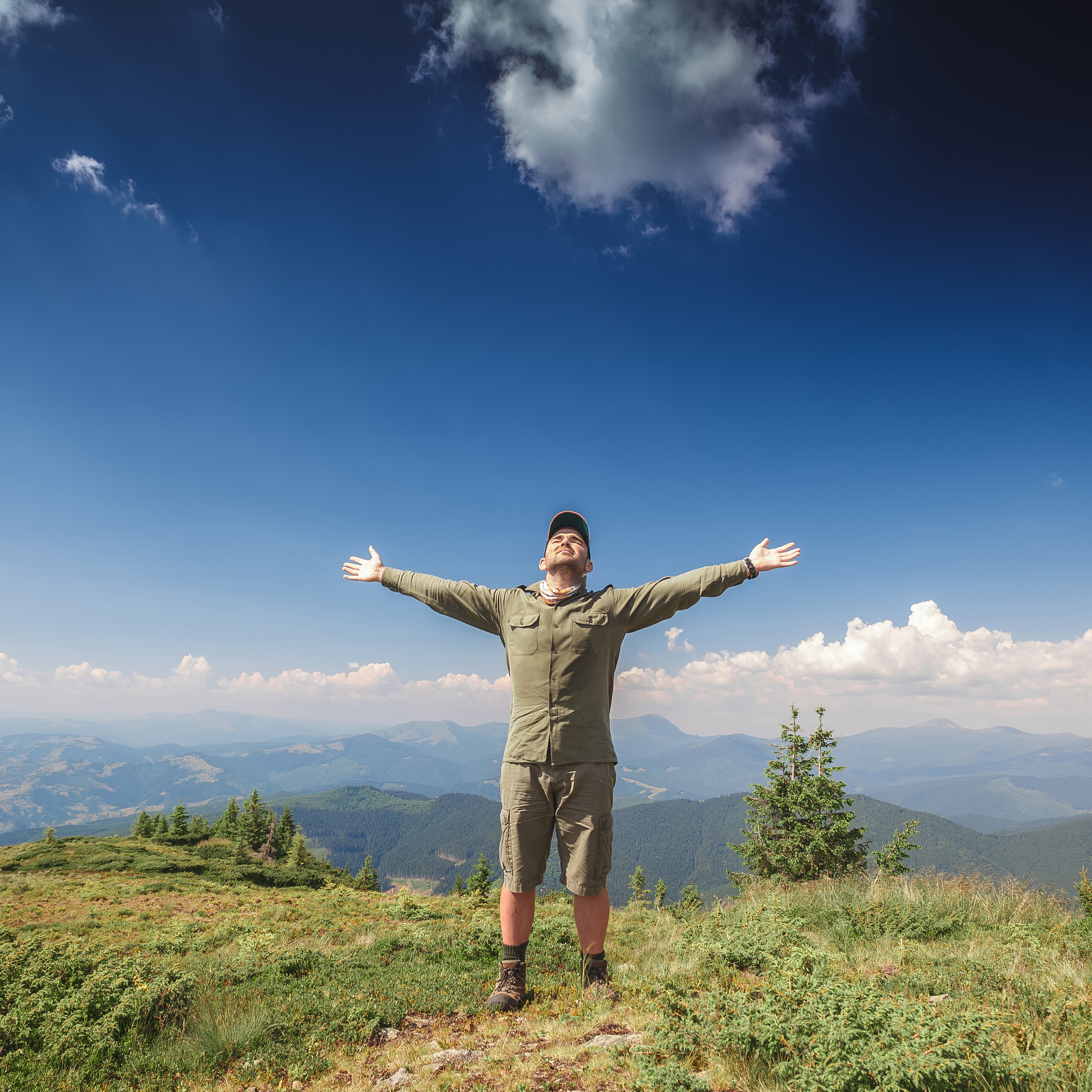 写篇标题为旅游是一种对生命的热爱和追求 的1200字文章并重新取个小红书爆文标题