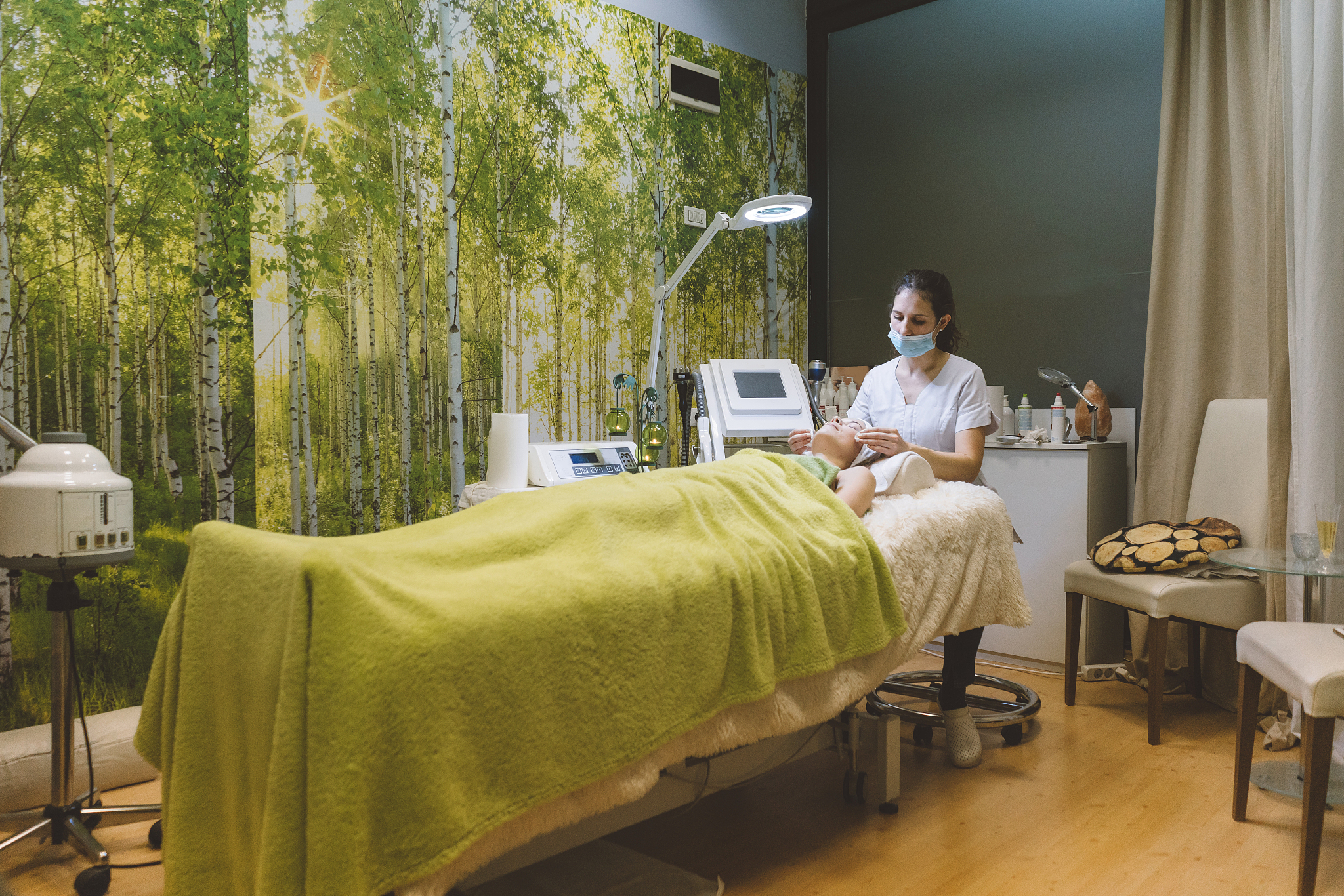 给我50条美容院好评的话术每条不少于130字