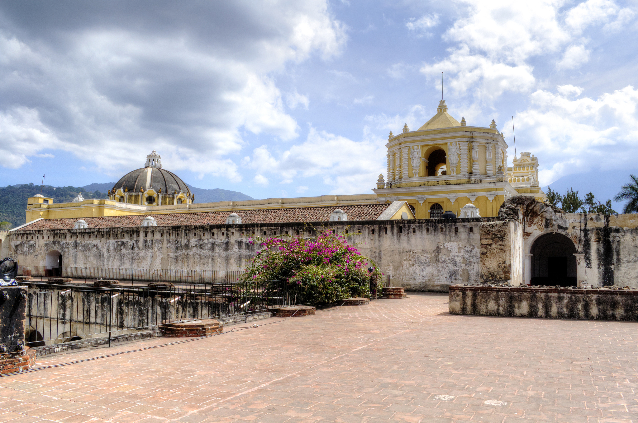 有关全球性问题：强势文化入侵对各民族本土文化的影响 的摄影集有哪些要著名的中文摄影集可以在淘宝上买到的