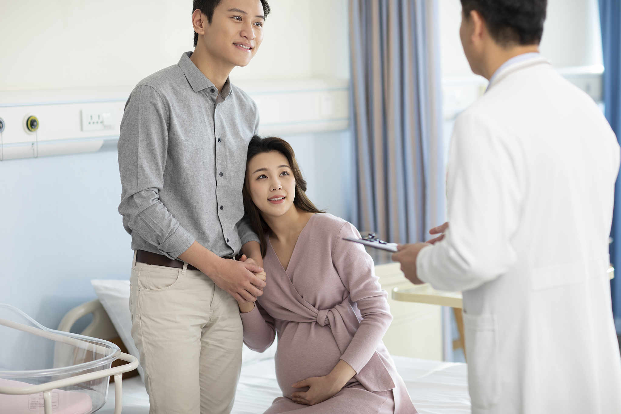 怀孕了，但孩子的父亲并不知情！