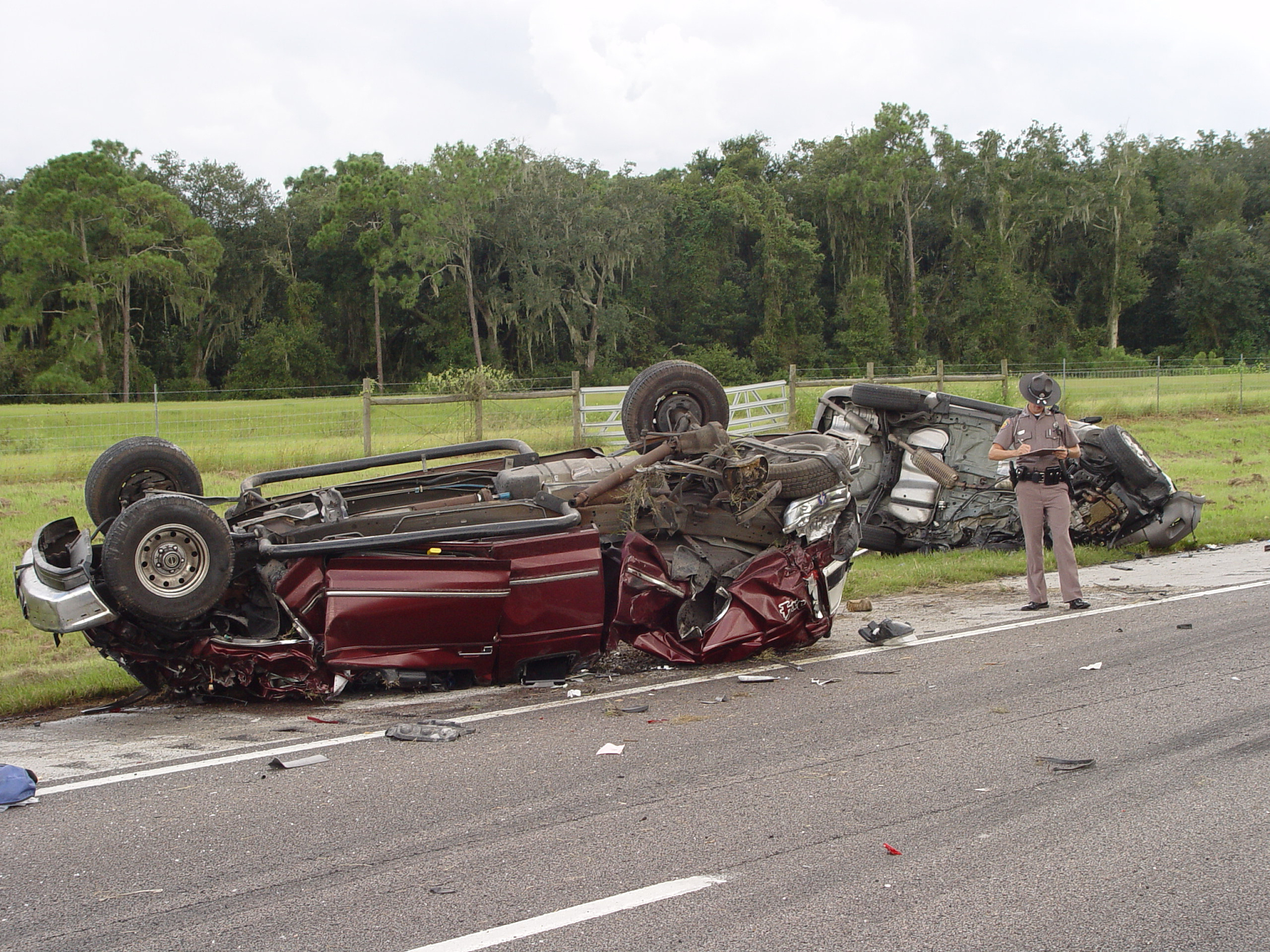 交通事故怎么处理 用230字帮我描述
