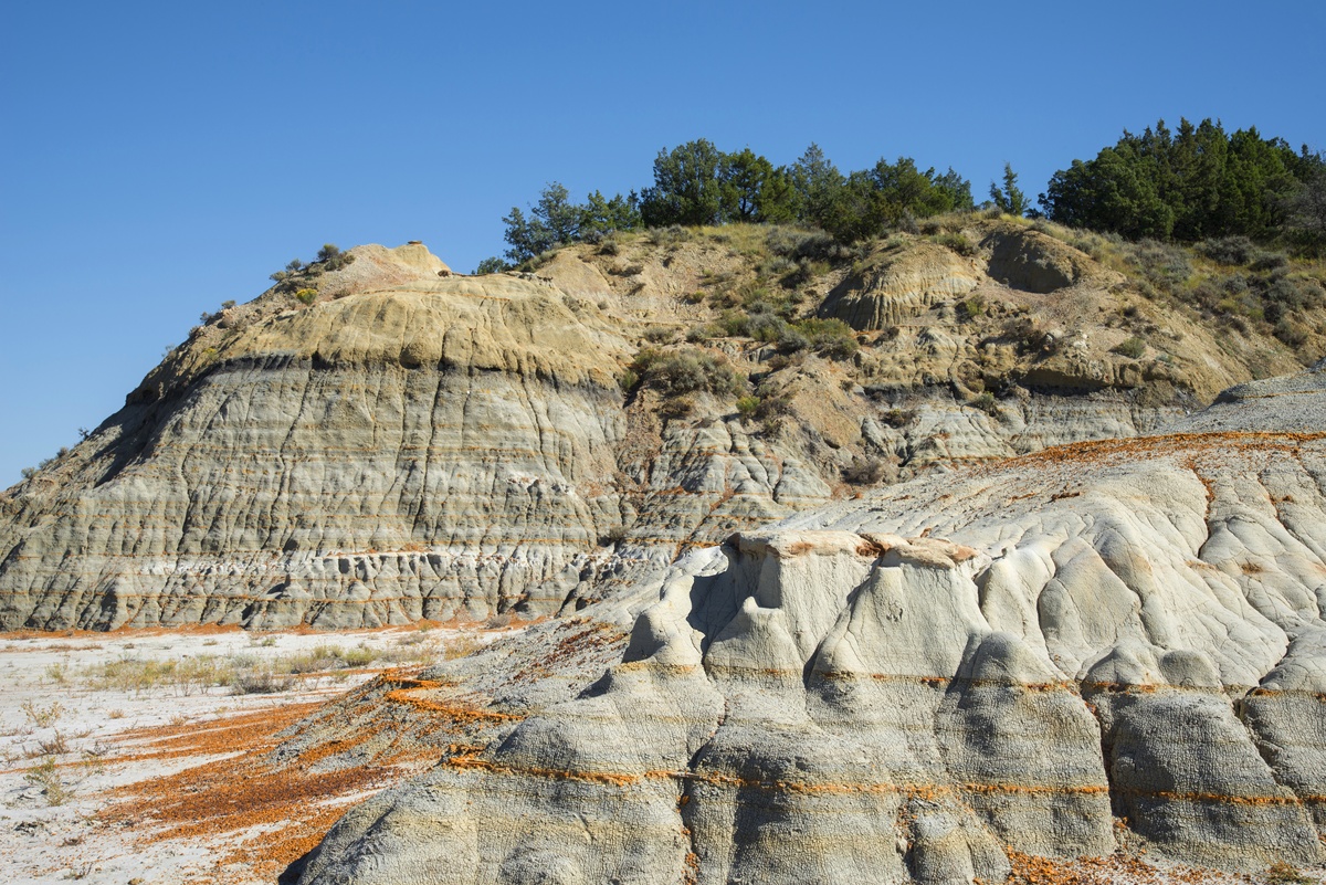 甘肃临夏恐龙国家地质公园地貌类型 - 峡谷、悬崖、石林、河谷、平原