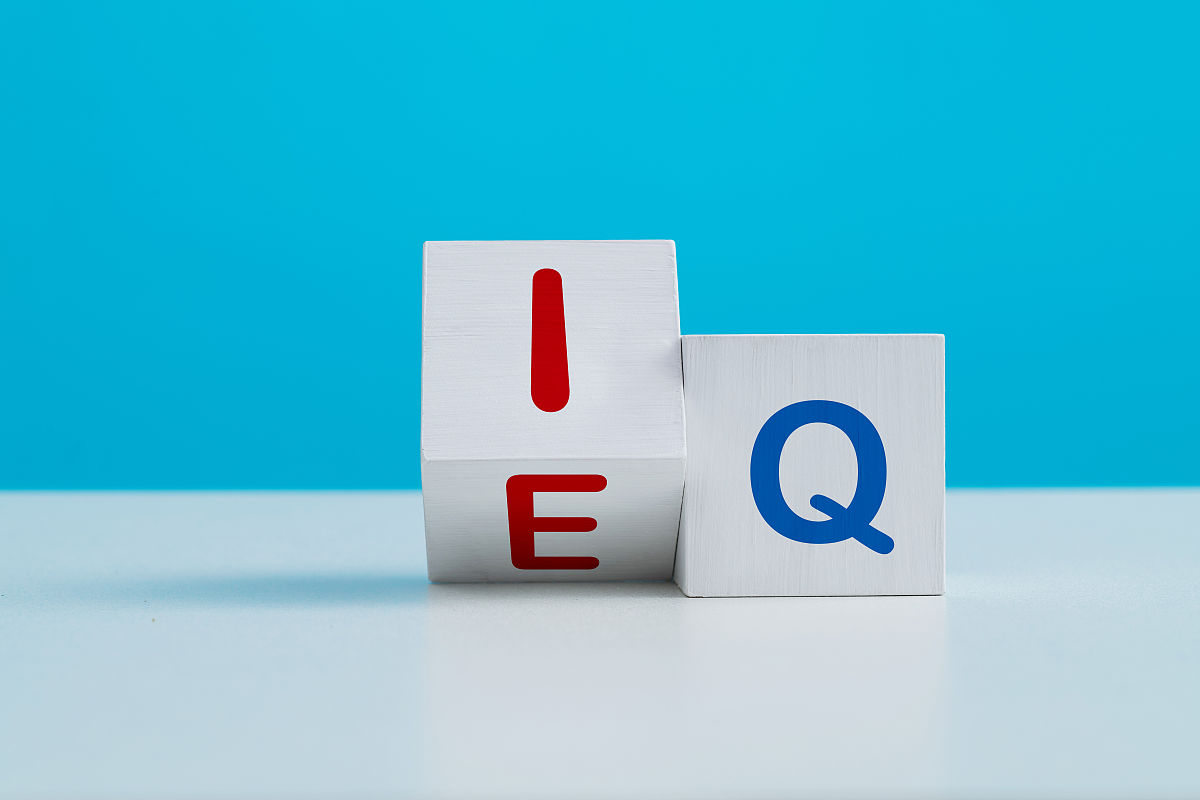 推荐一些可以提升情商的书籍或者节目或者课程