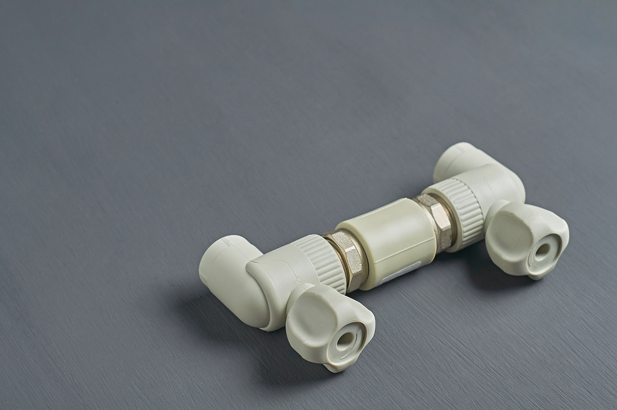 polypropylene water pipeline and faucet for heating radiator lie