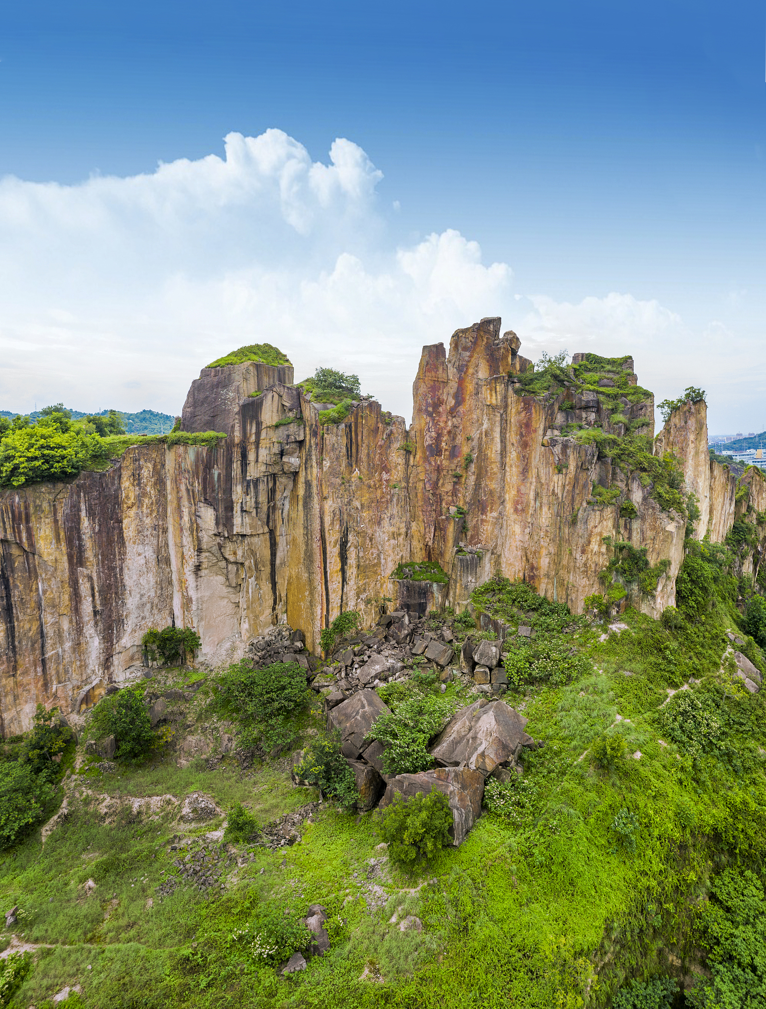 绍兴财经旅游学校是公办还是民办？- 揭秘办学性质