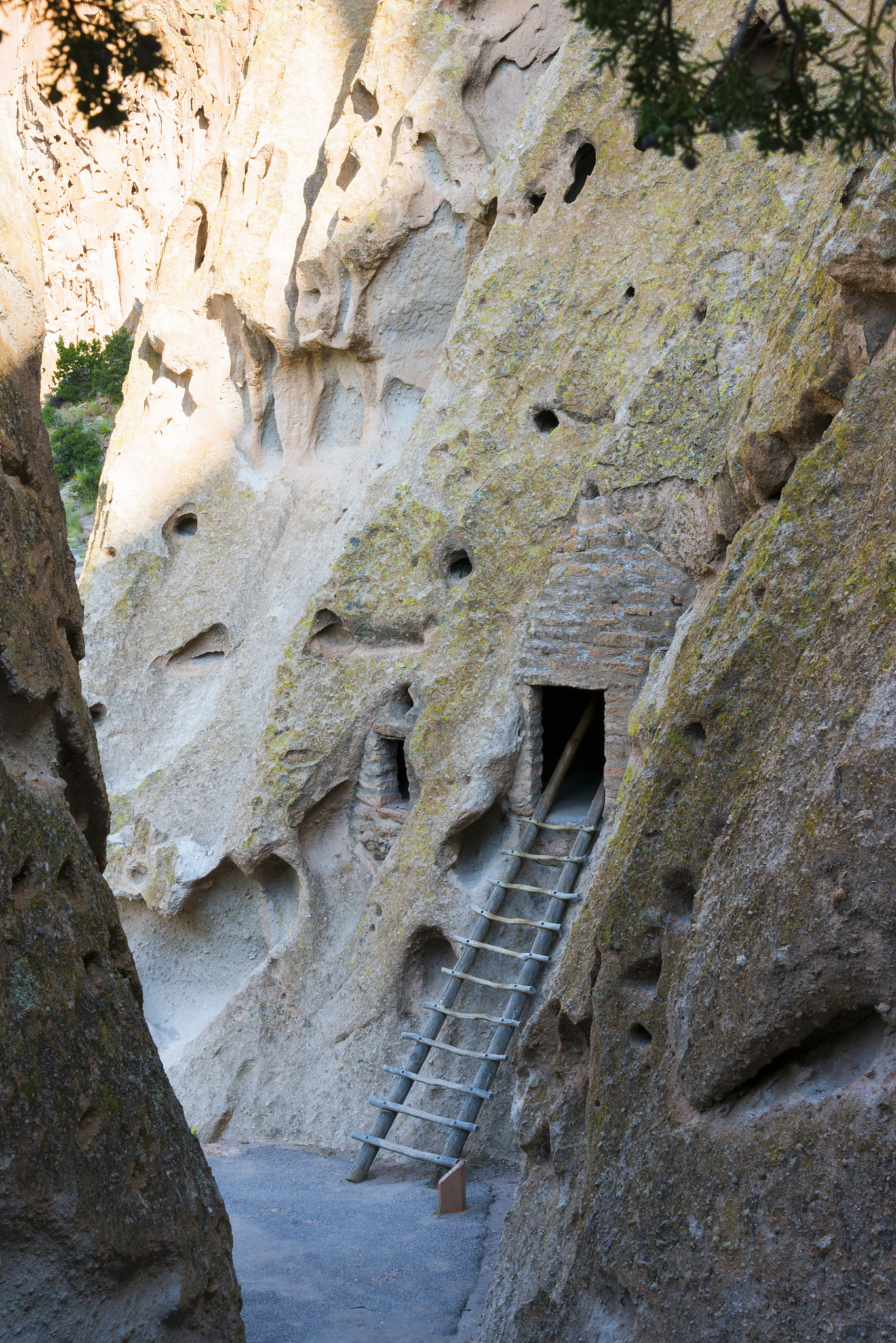 bandelier new mexico cliff dwellings