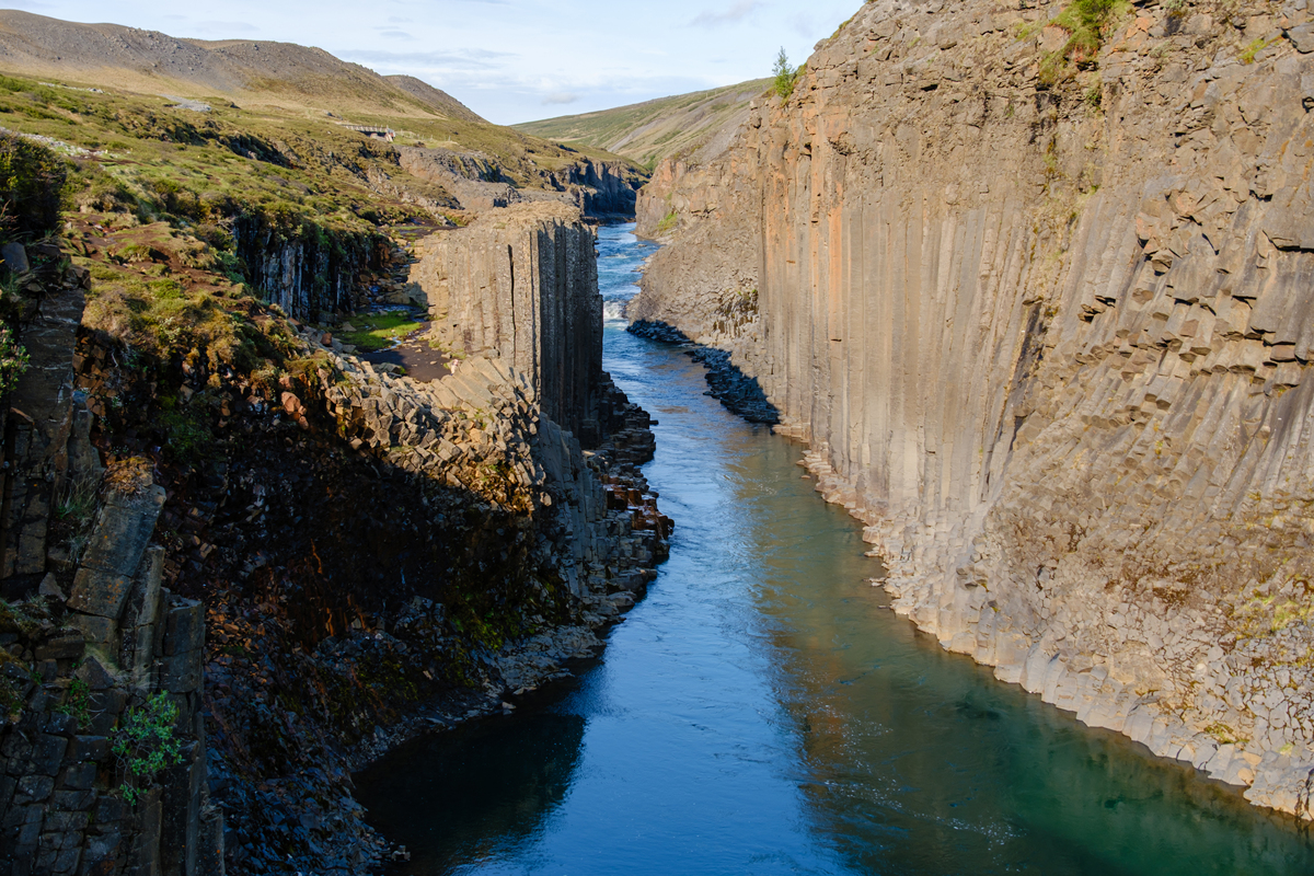 Pont d'Arc：法国阿尔代什河谷的自然奇观
