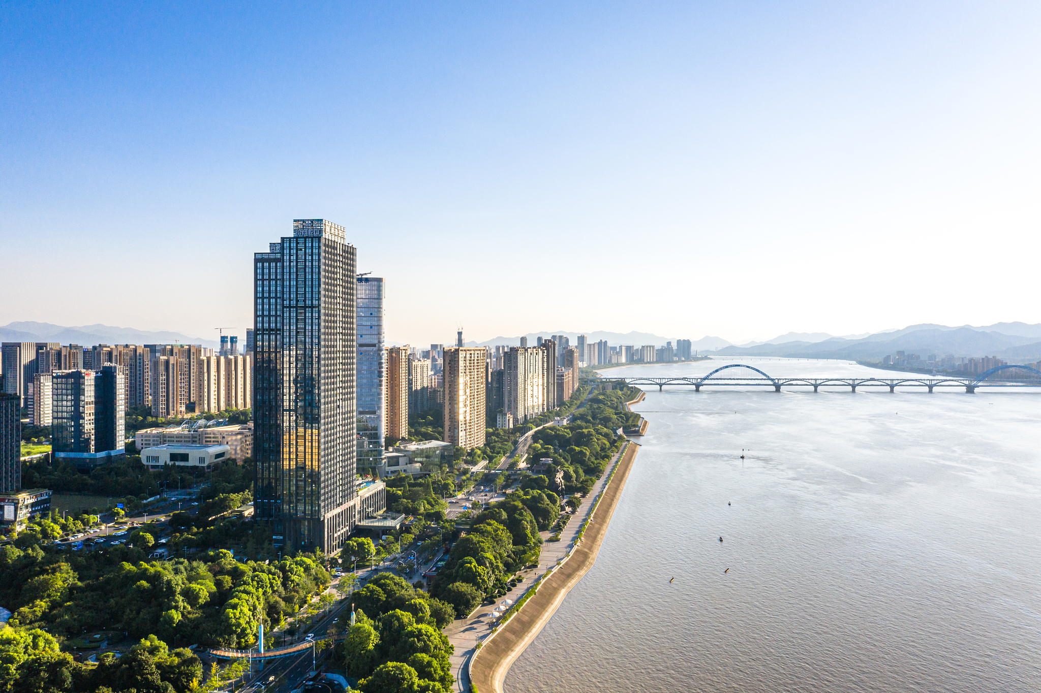 杭州建筑技工学校2021年招生条件是什么