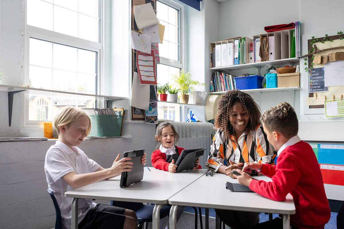 你现在的身份是作者请对论文《小学数学课堂即时评价的现状研究——以唐山市路北区为例》国外参考文献的研究现状进行英语整理 你现在的身份是作者请对论文《小学数学课堂即时评价的现状研究——以唐山市路北区为例》国外参考文献的研究现状进行英语整理