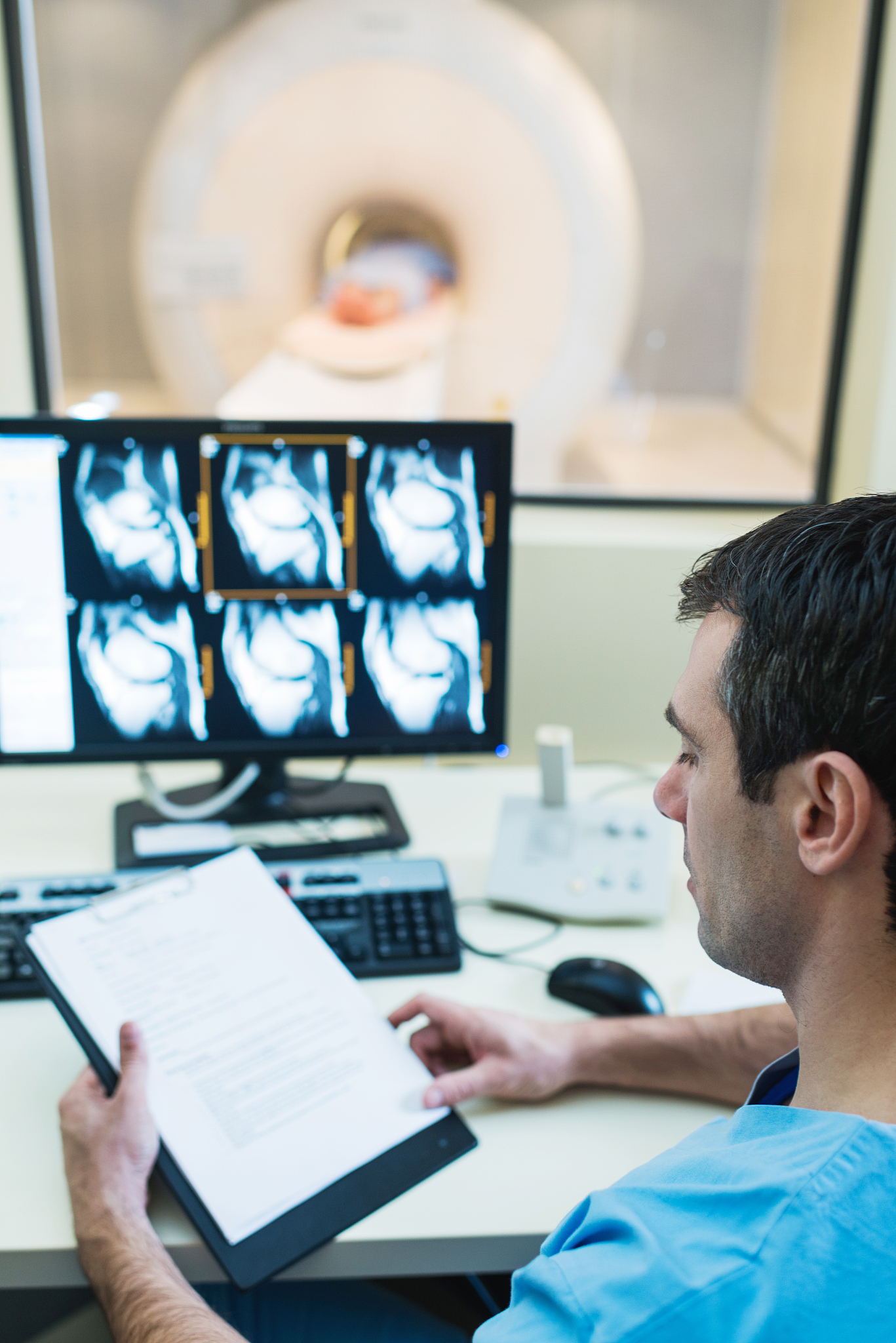 DICOM医学影像文件读取与显示代码解析