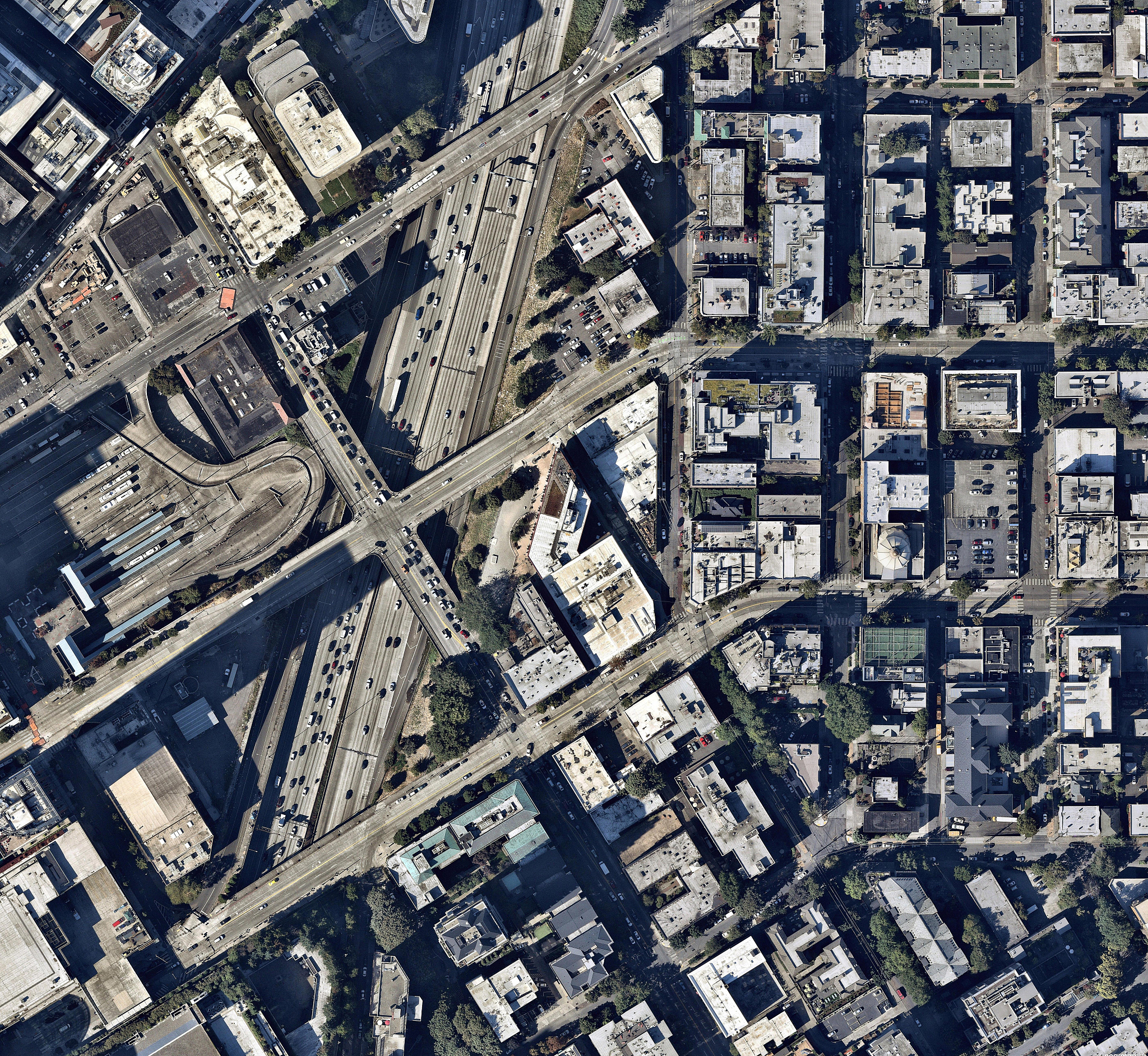多特蒙德 vs 科隆：城市关系 & Mastercam 2021 卡死原因解析
