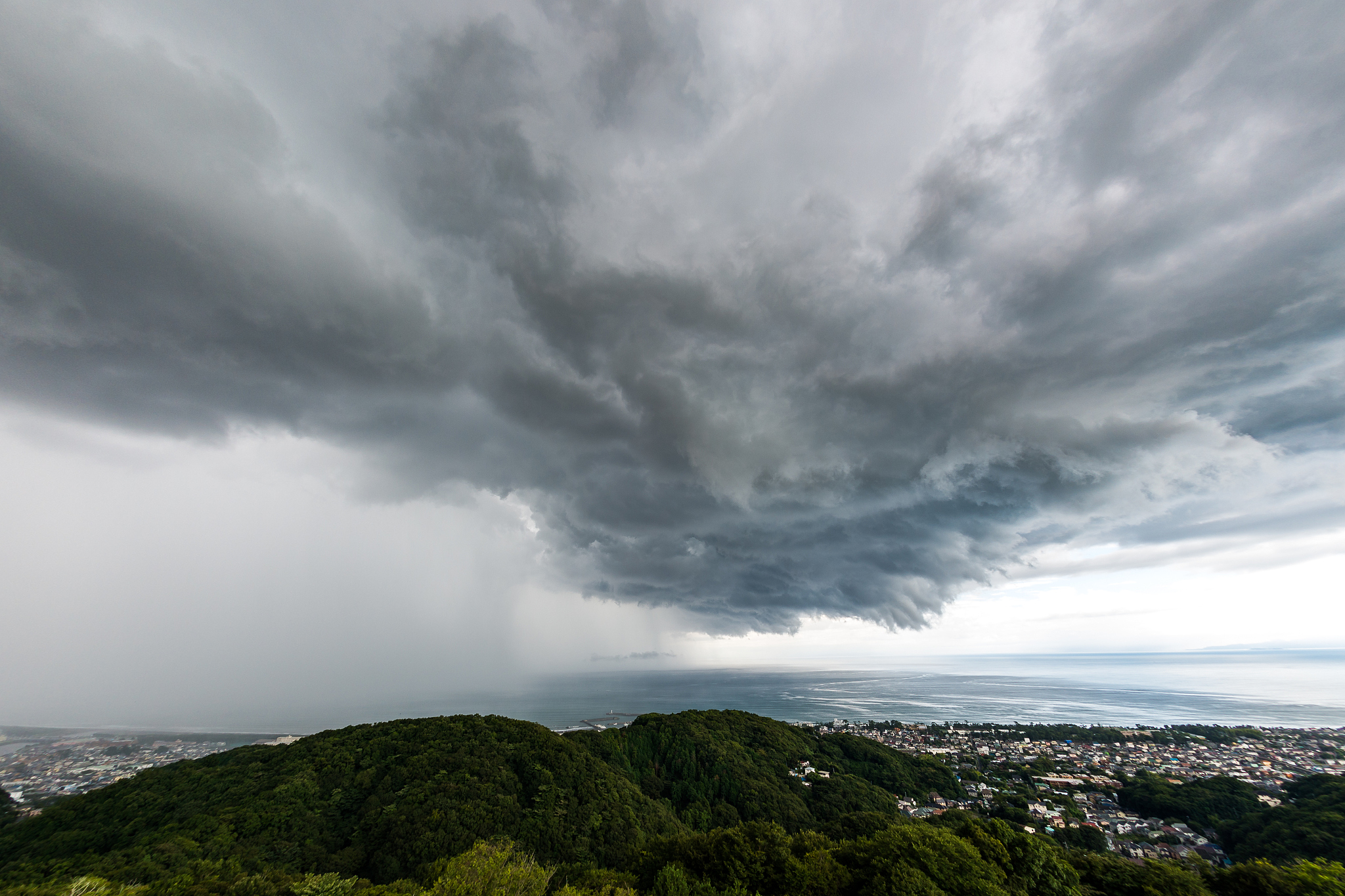 日语天气词汇大全：晴天、雨天、台风等各种天气说法