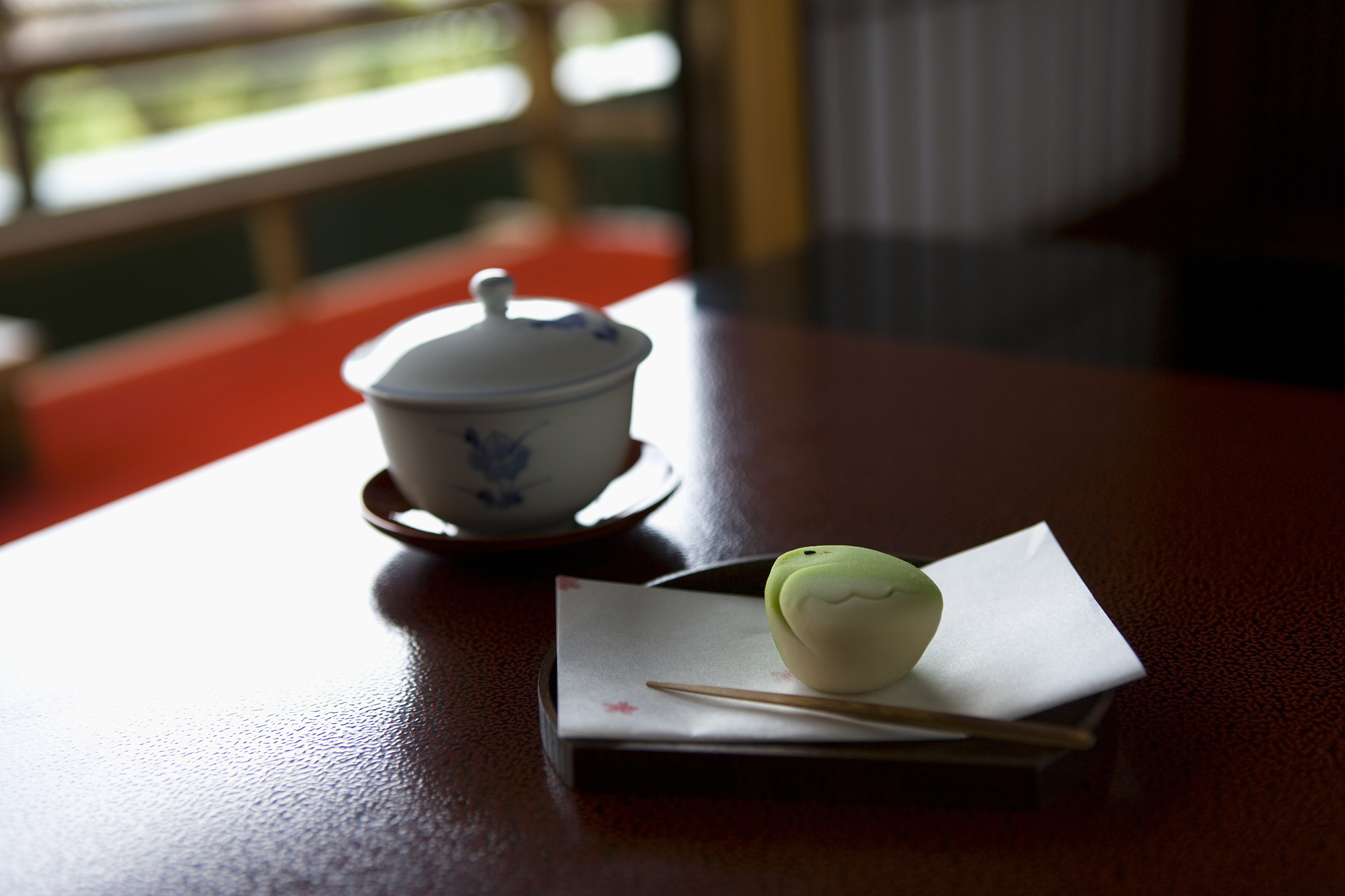 茶香入齿，禅意入心：品味茶香的诗意境界