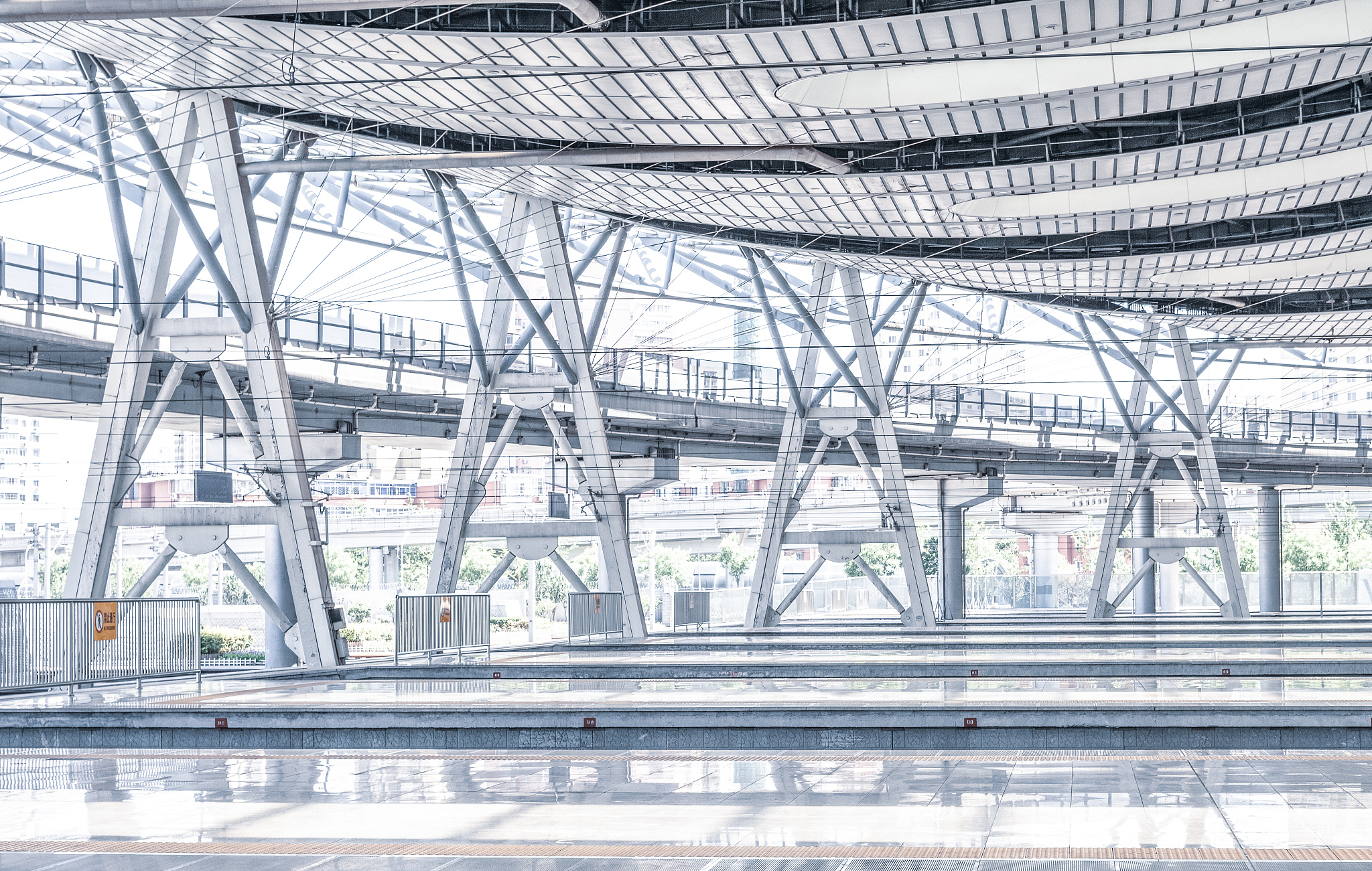 成都高铁入学的原因是什么？