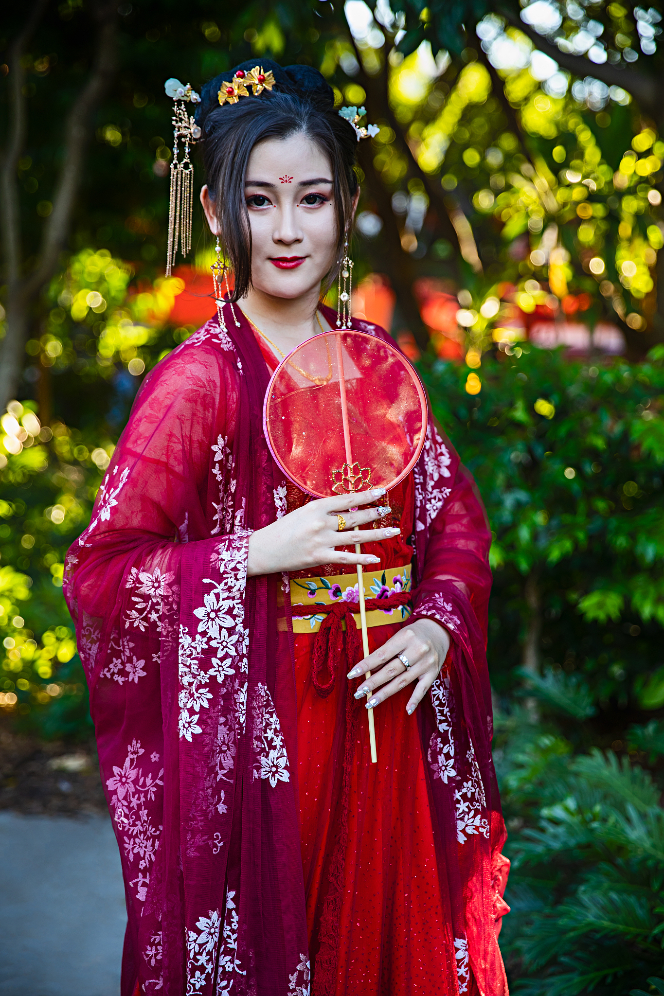 ladies wearing traditional hanfu clothing